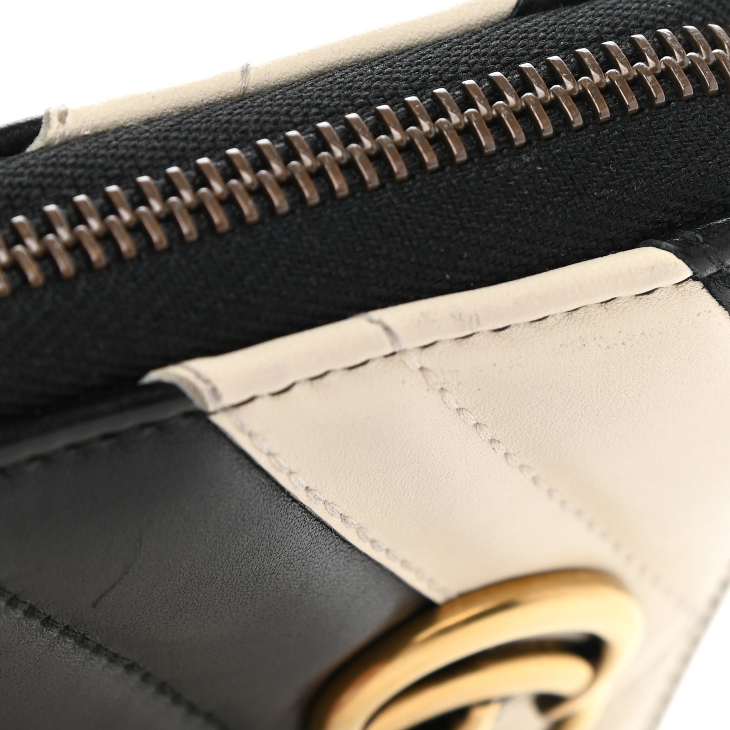 Calfskin Matelasse Small Marmont 2.0 Zip Black White