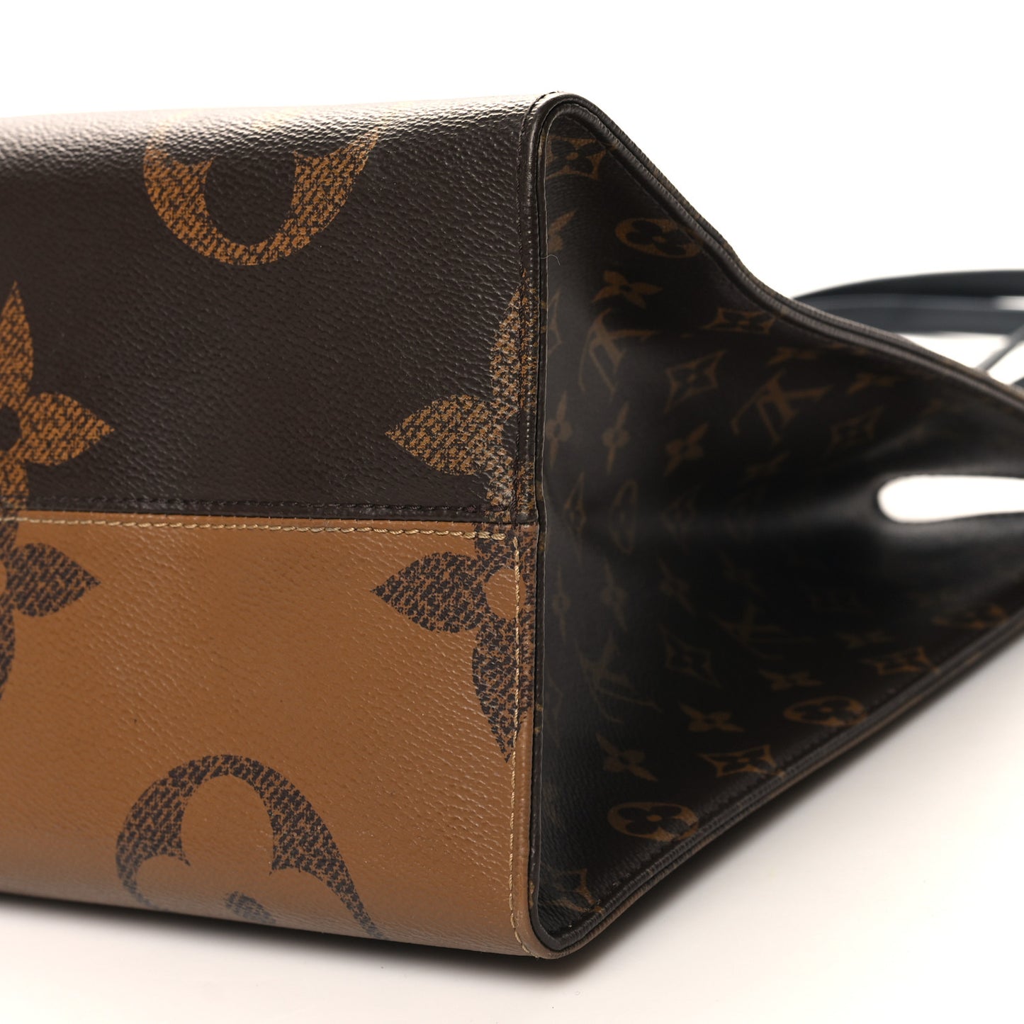 Reverse Monogram Giant Onthego GM