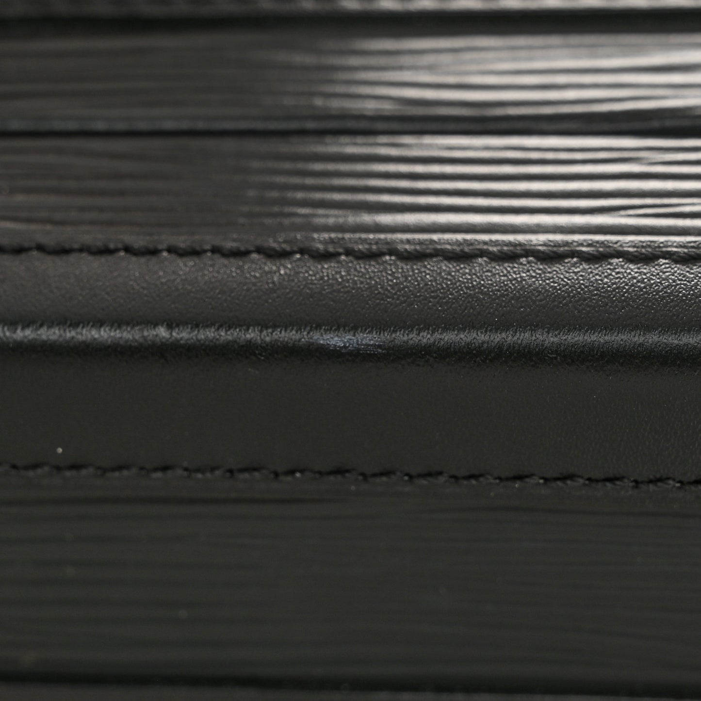 Epi Petite Malle Black