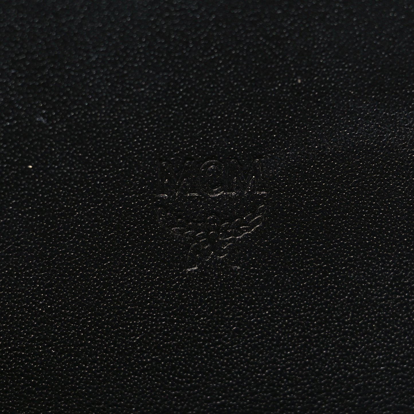 Visetos Large Patricia Wallet On Chain Black