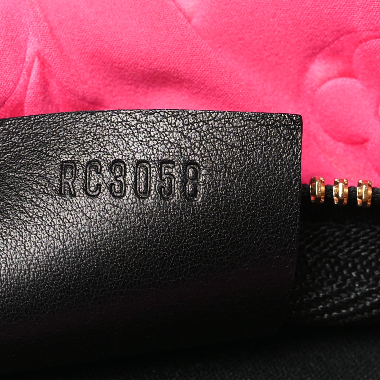 Monogram Scuba Clutch Pochette Fuchsia