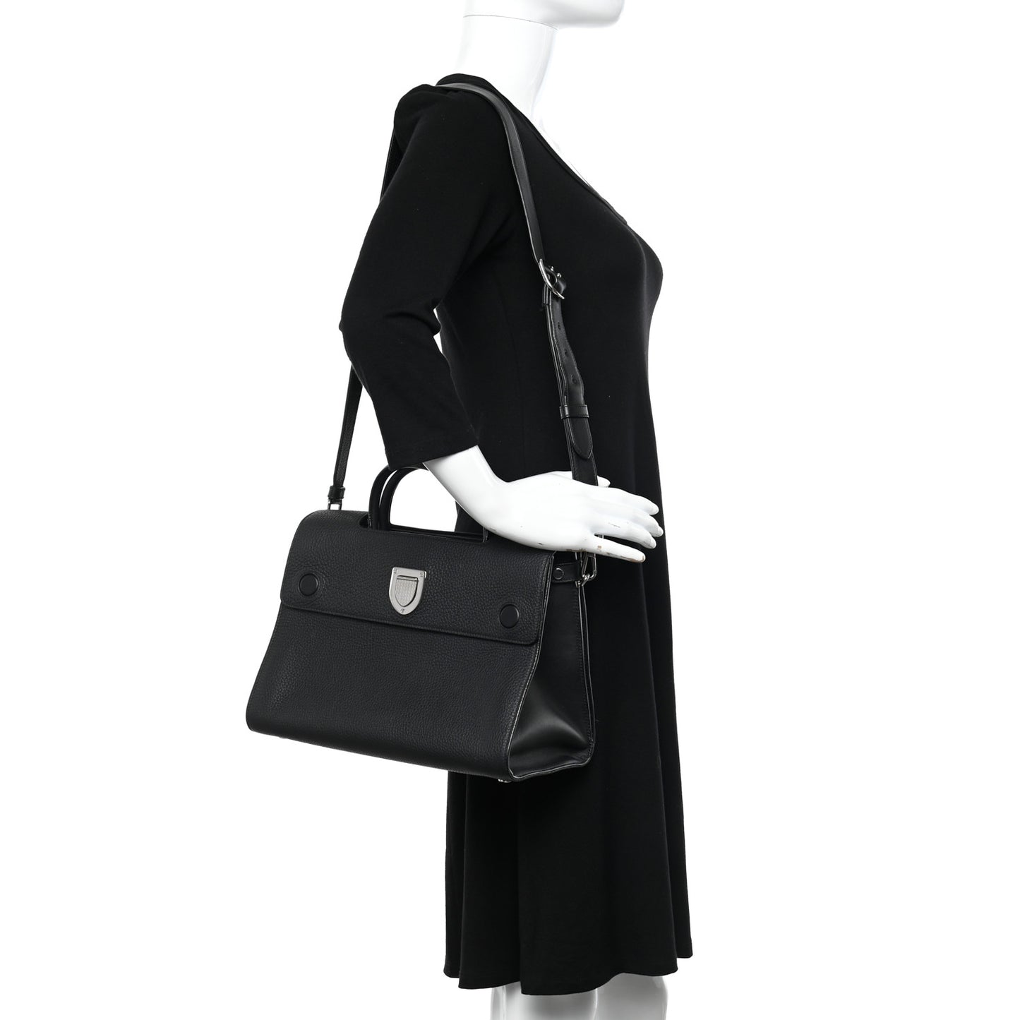 Grained Calfskin Medium Diorever Flap Black