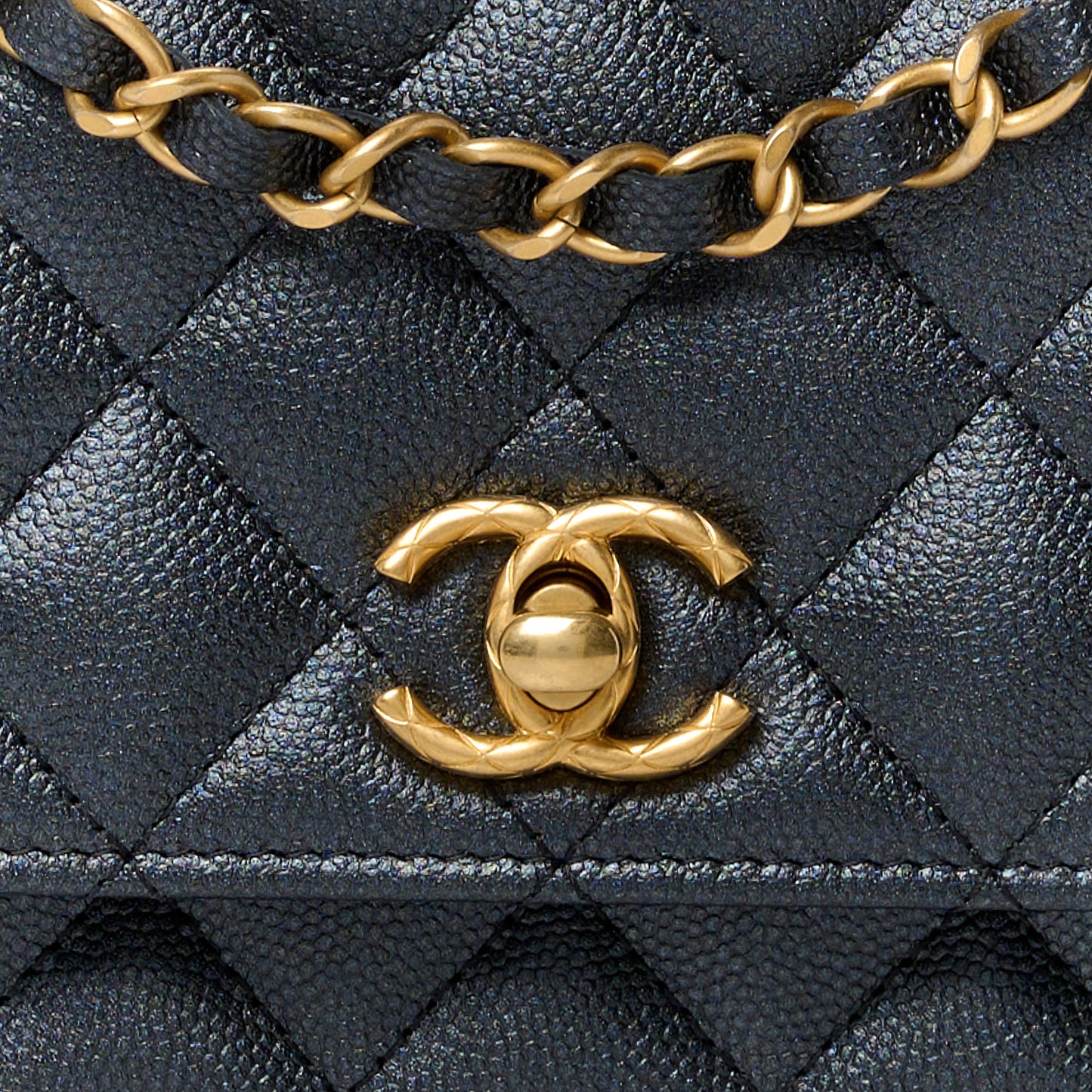 Pearly Caviar Quilted Fit For You Wallet On Chain WOC Navy