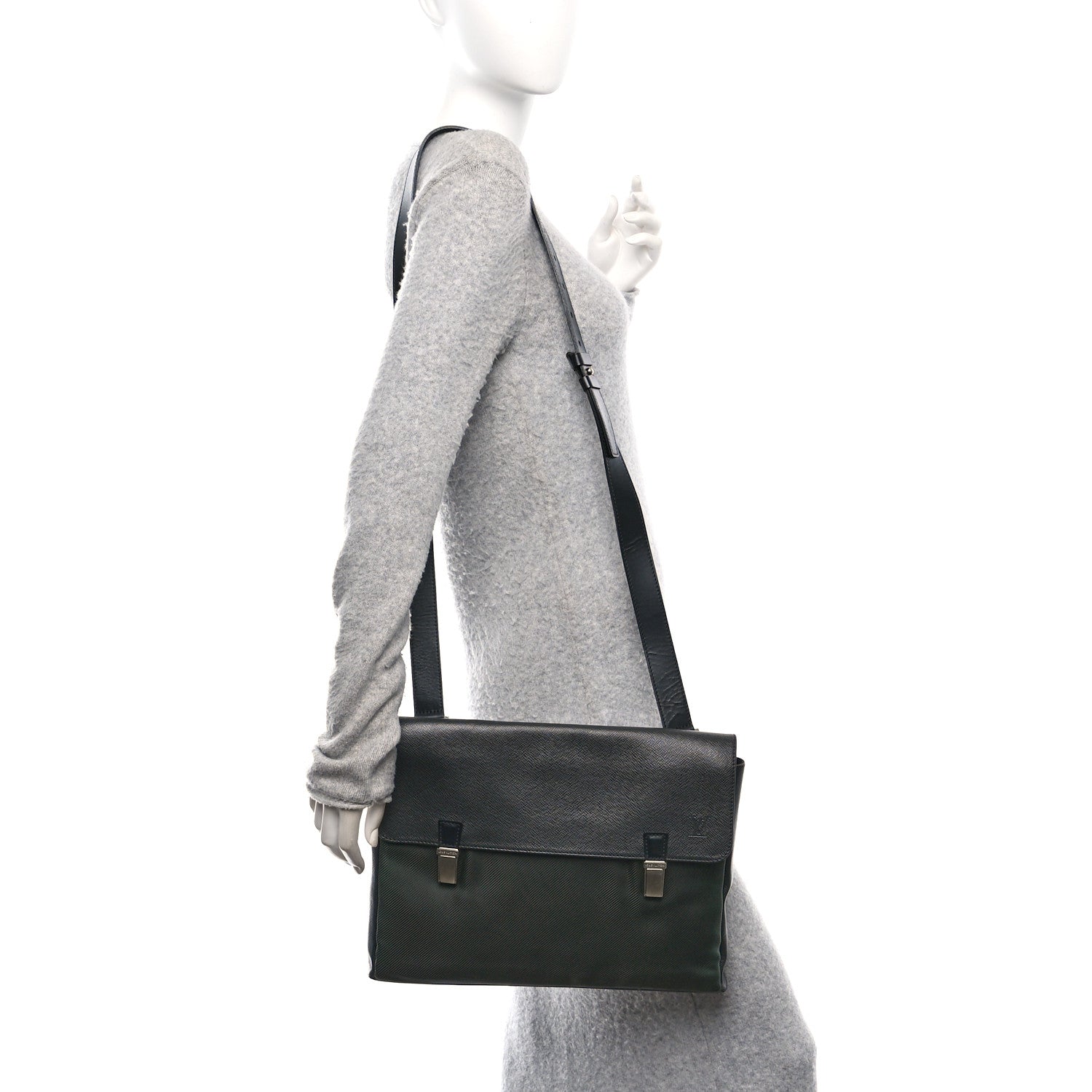 Louis Vuitton Taiga Saratov GM Epicea 2 of 11