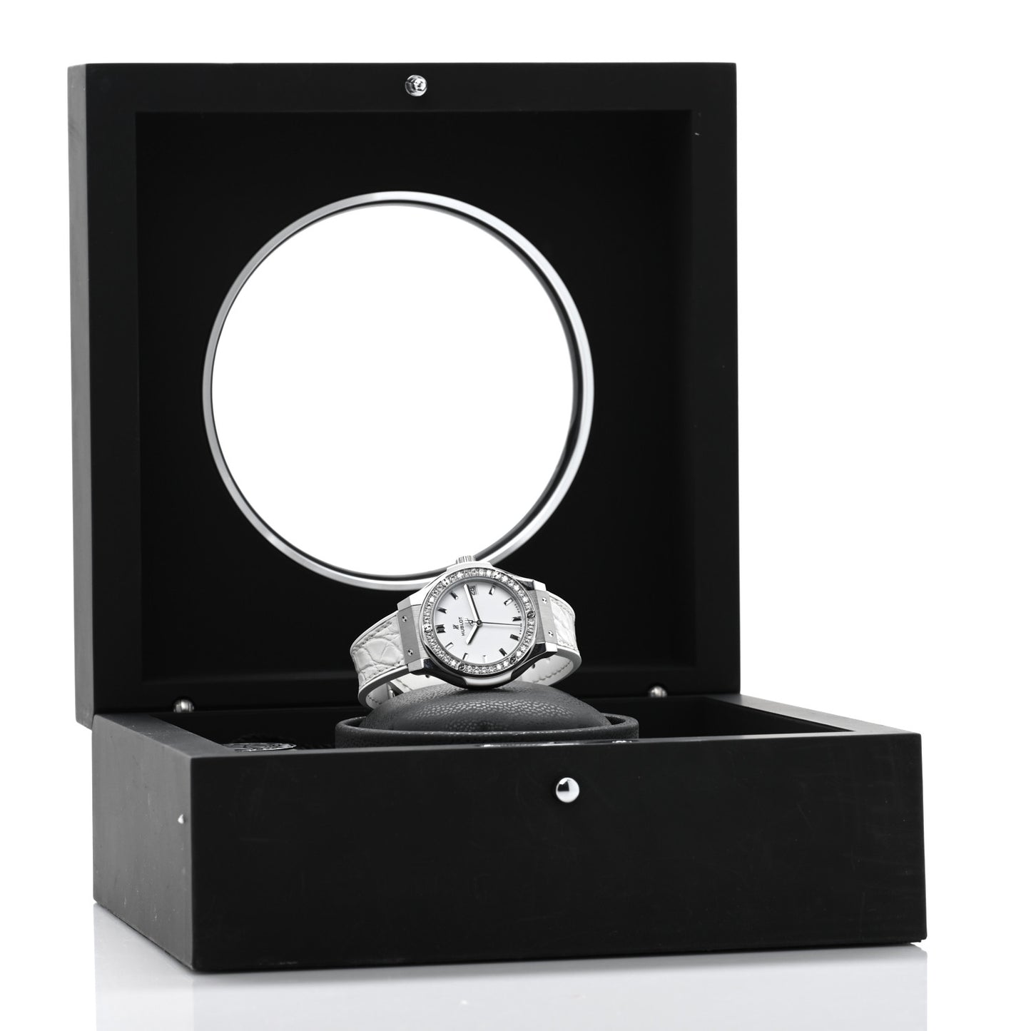 Titanium Alligator Diamond Bezel 33mm Classic Fusion Quartz Watch 581.NE.2010.LR