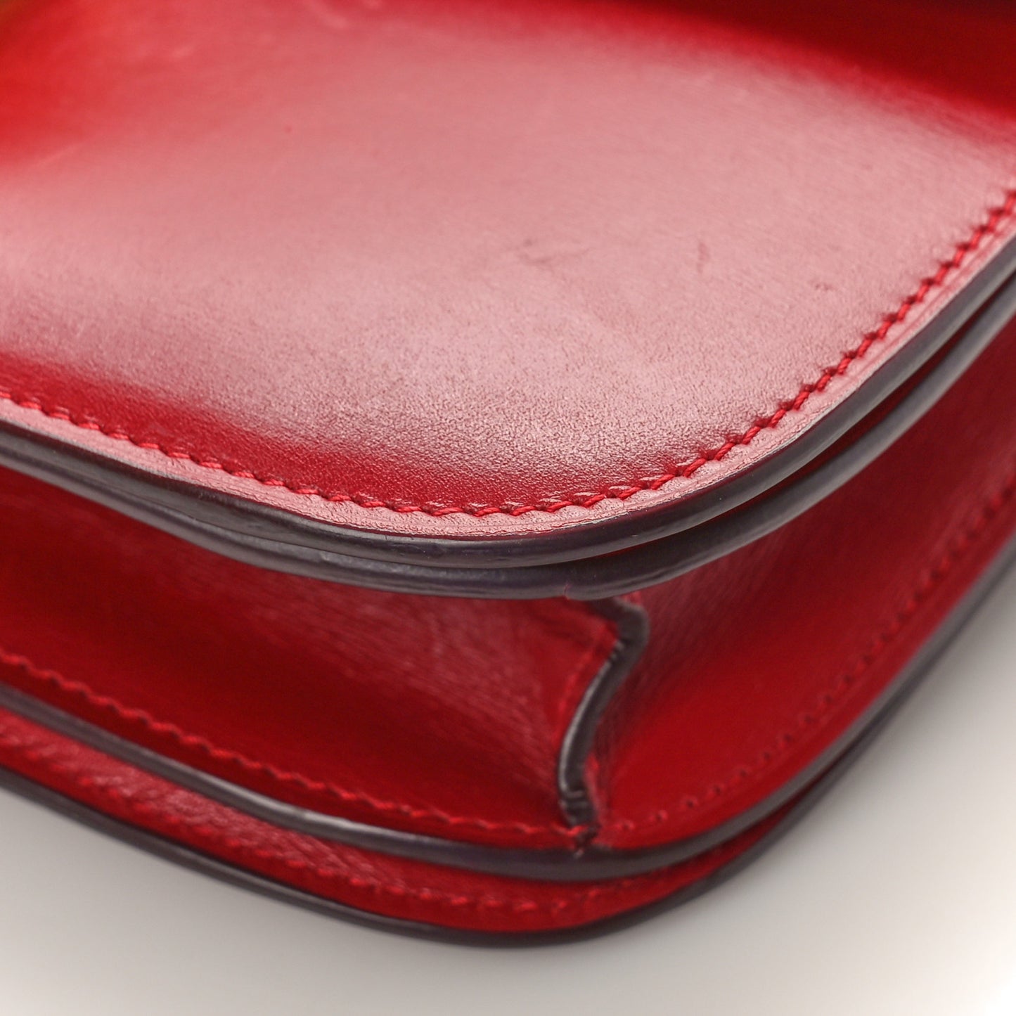 Box Calfskin Medium Classic Box Flap Bag Red