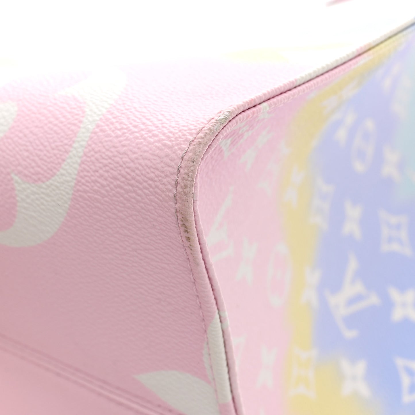 Monogram Escale Onthego GM Pastel
