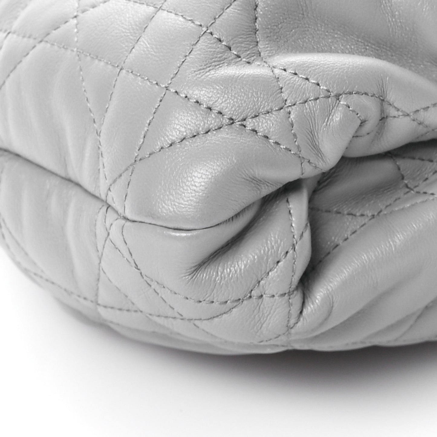 Lambskin Supple Macrocannage Ammi Bag Grey