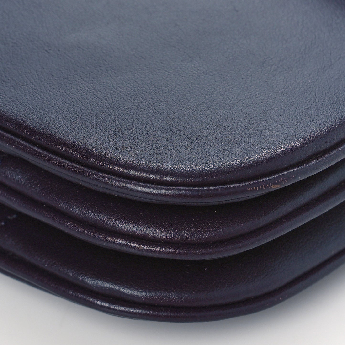 Smooth Calfskin Medium Tabou Aubergine