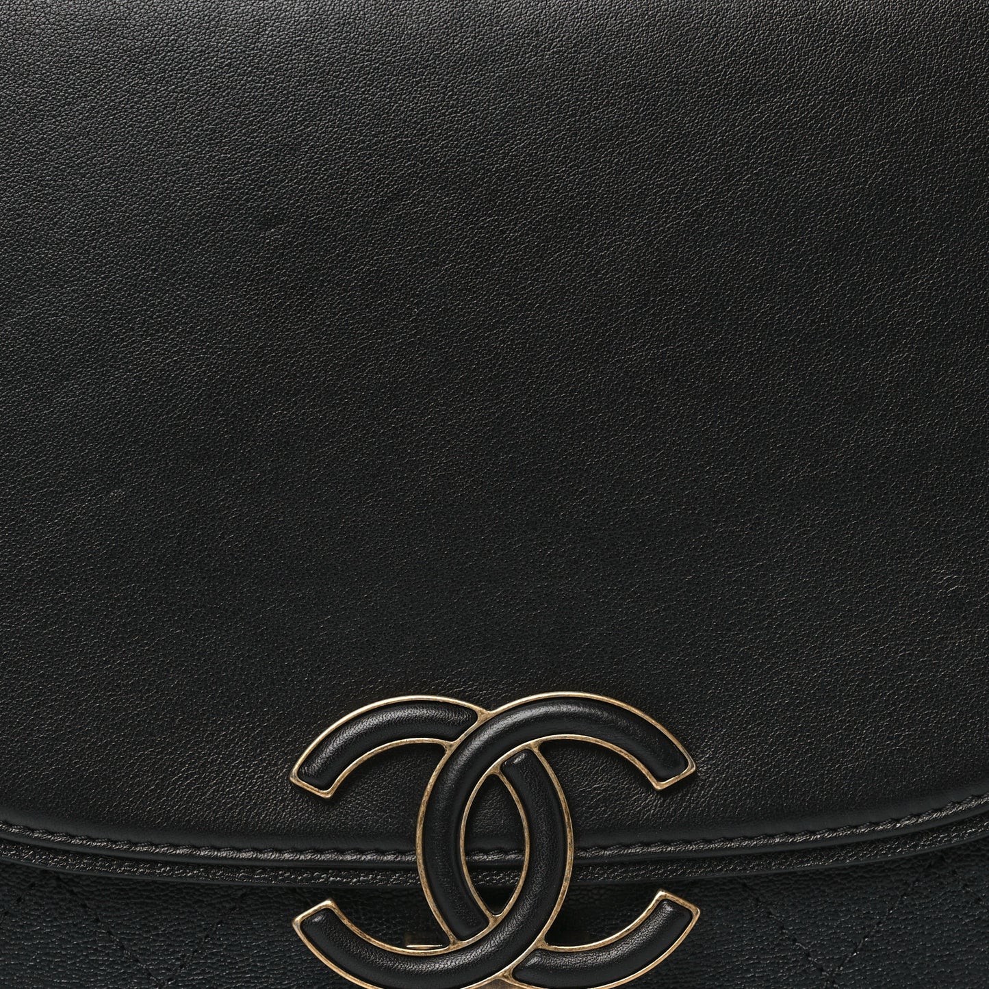 Shiny Calfskin Goatskin Quilted Medium Coco Curve Messenger Flap Black