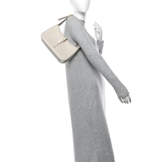 Smooth Calfskin Le 5 A 7 Hobo Crema Soft