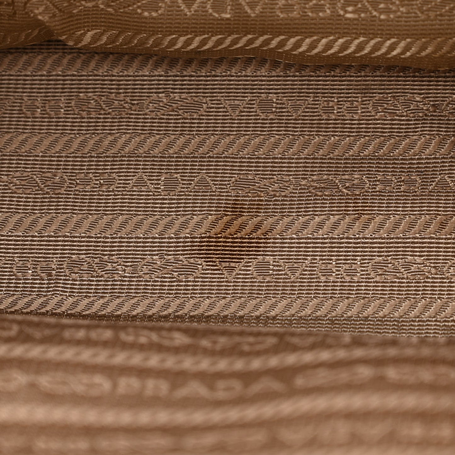 Saffiano Lux Medium Open Promenade Tote Cammeo