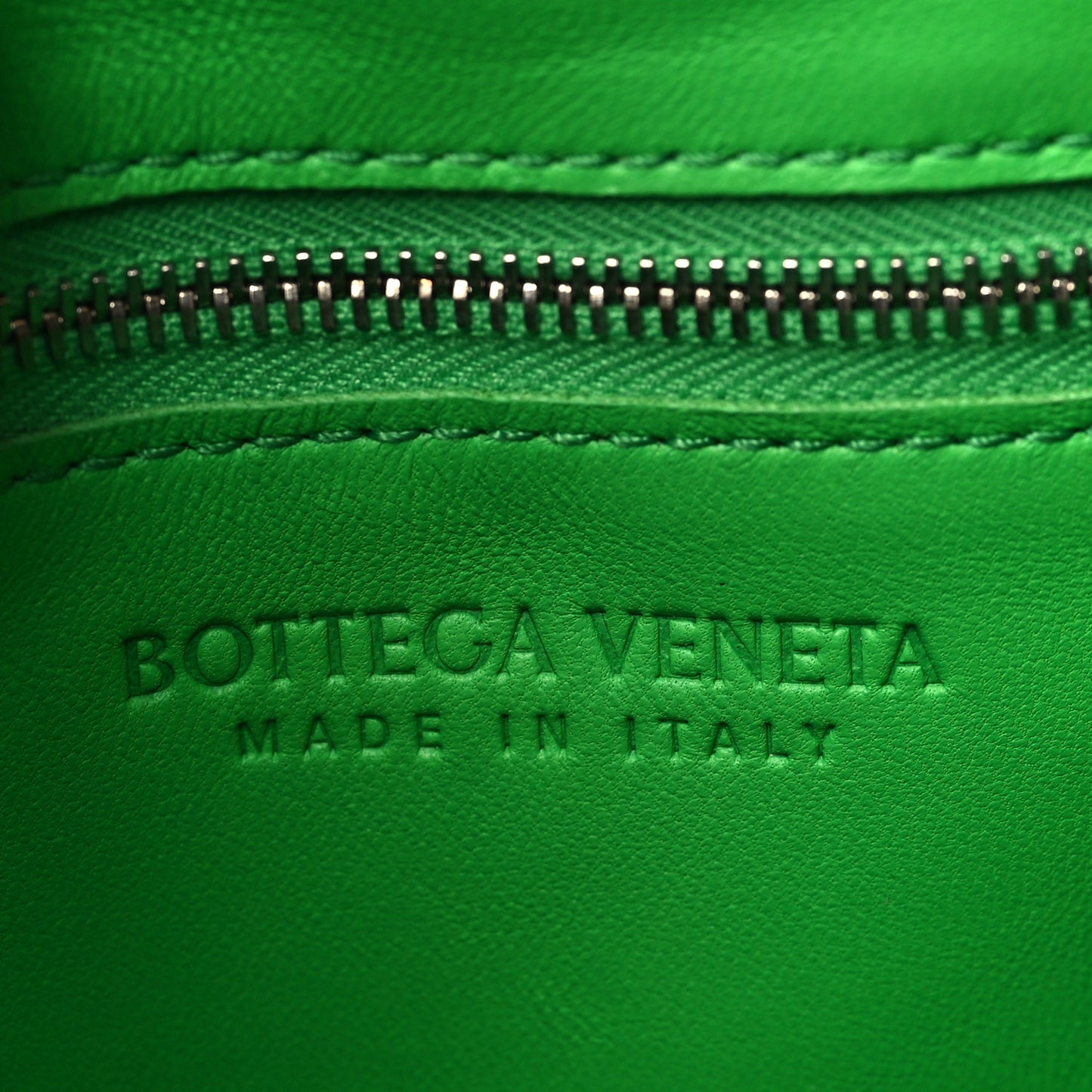 Lambskin Maxi Intrecciato Cassette Crossbody Bag Parakeet
