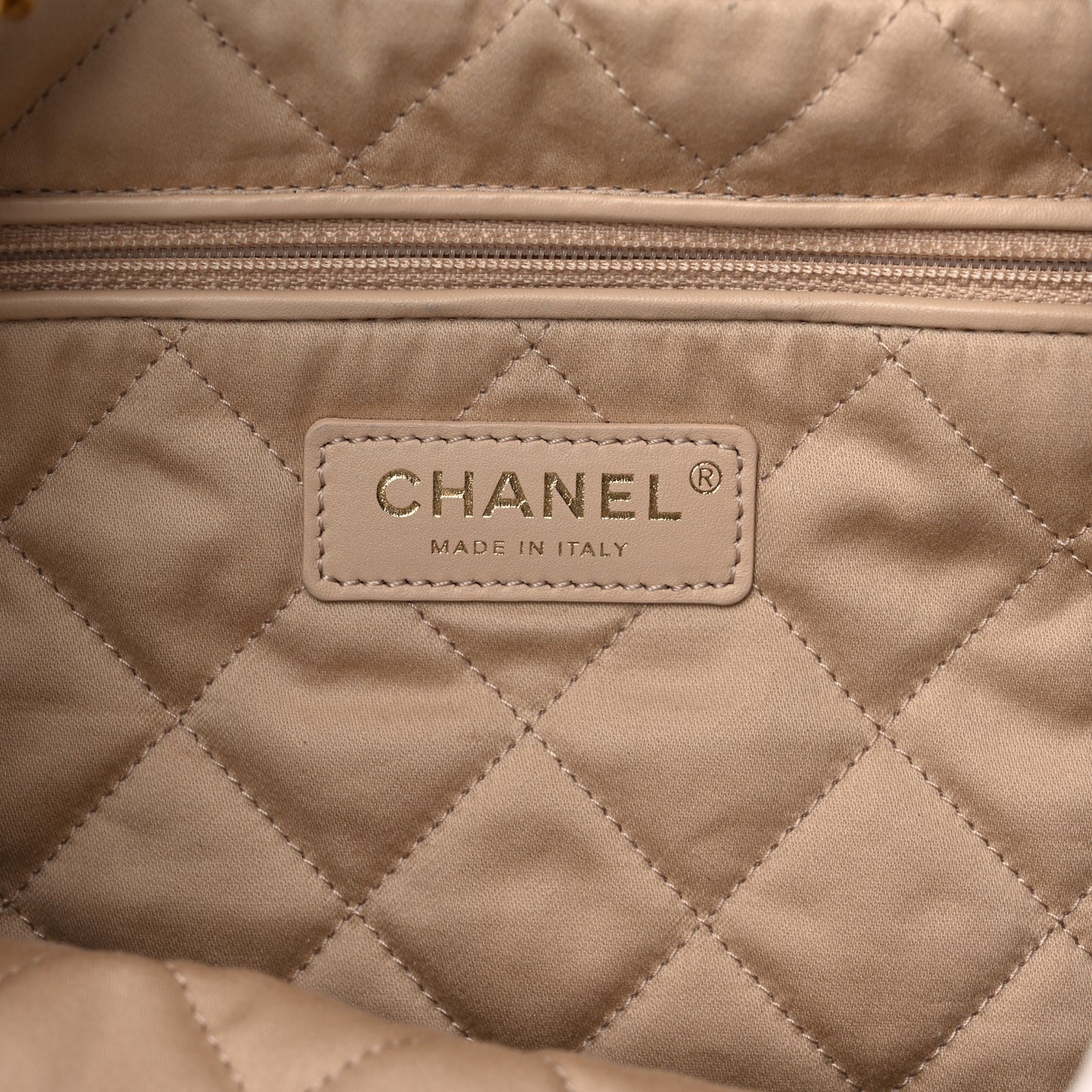 Shiny Calfskin Quilted Small Chanel 22 White