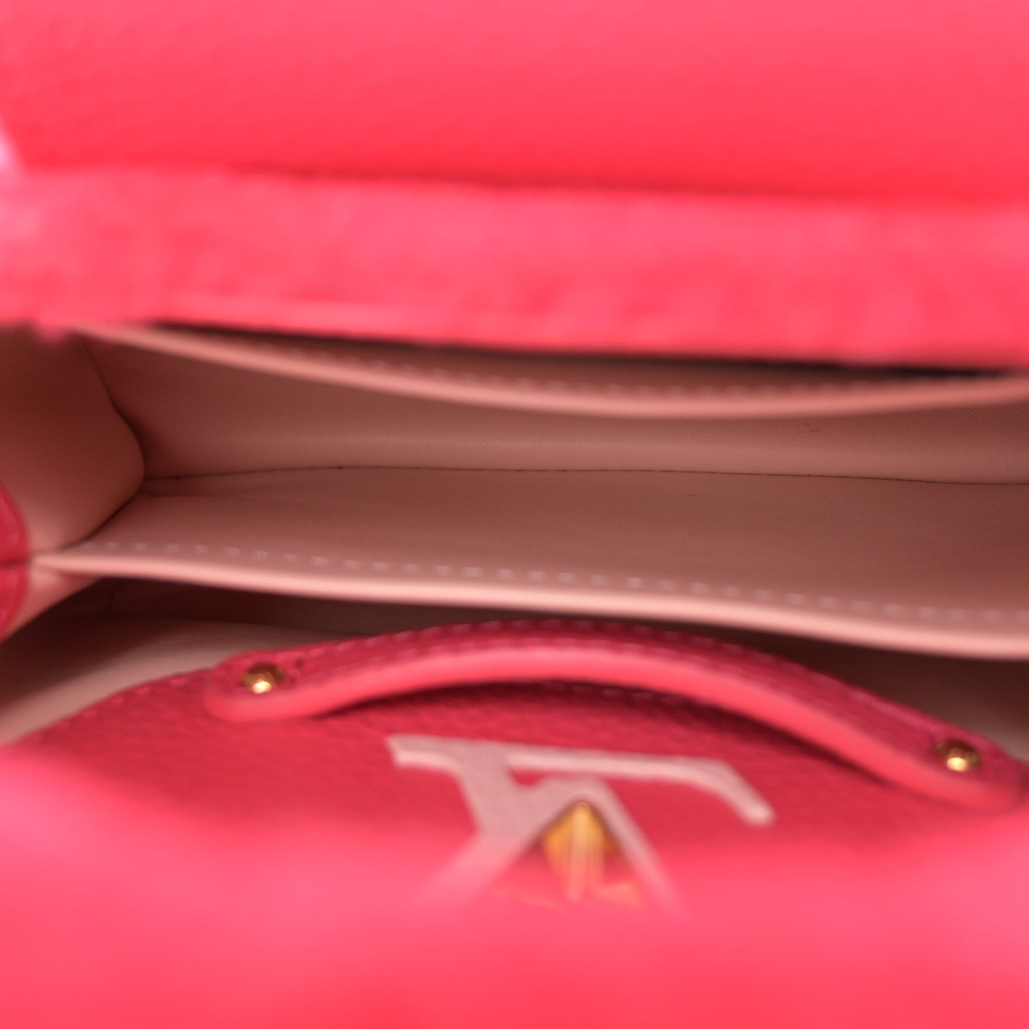 Shearling Calfskin Capucines Mini Pink