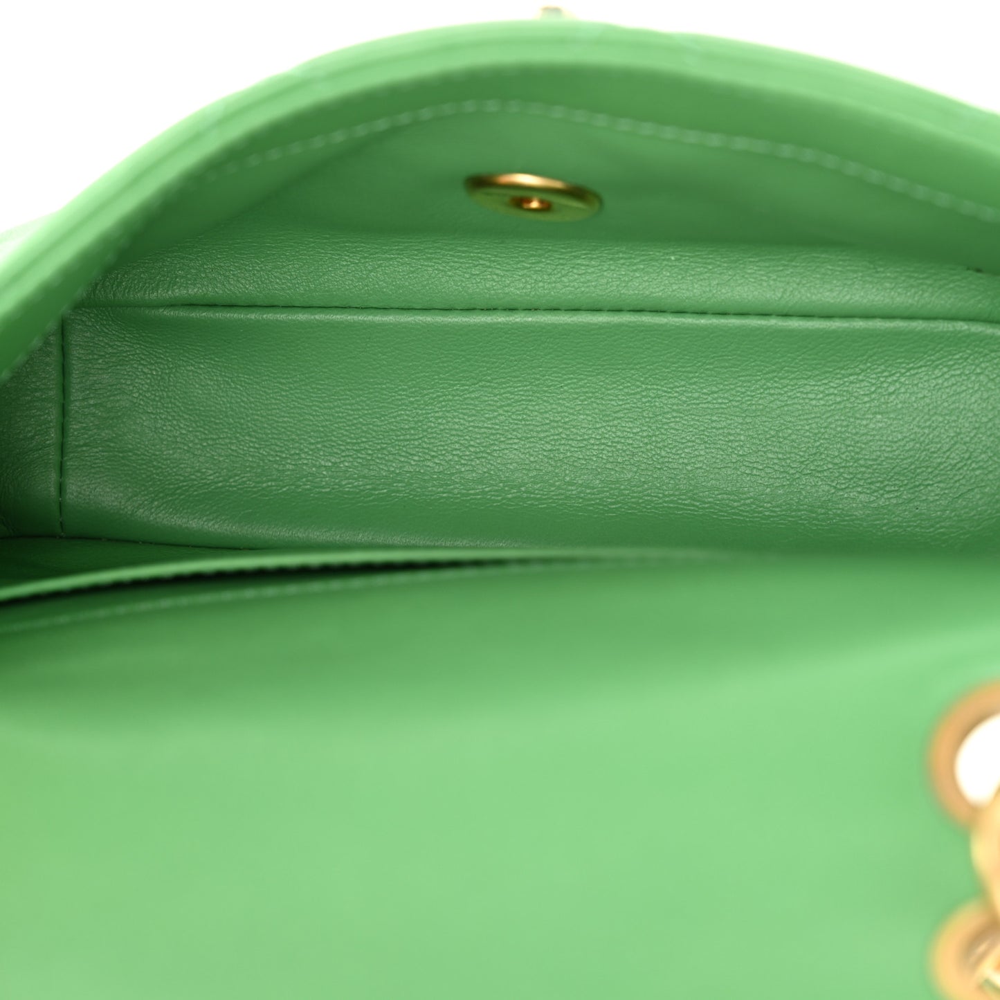 Shiny Lambskin Small Chain Is More Flap Green
