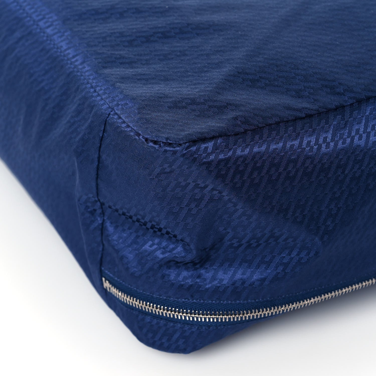 Hermes Technical Silk H en Bias Travelsilk Cube MM Bleu Saphir Fauve 12 of 13