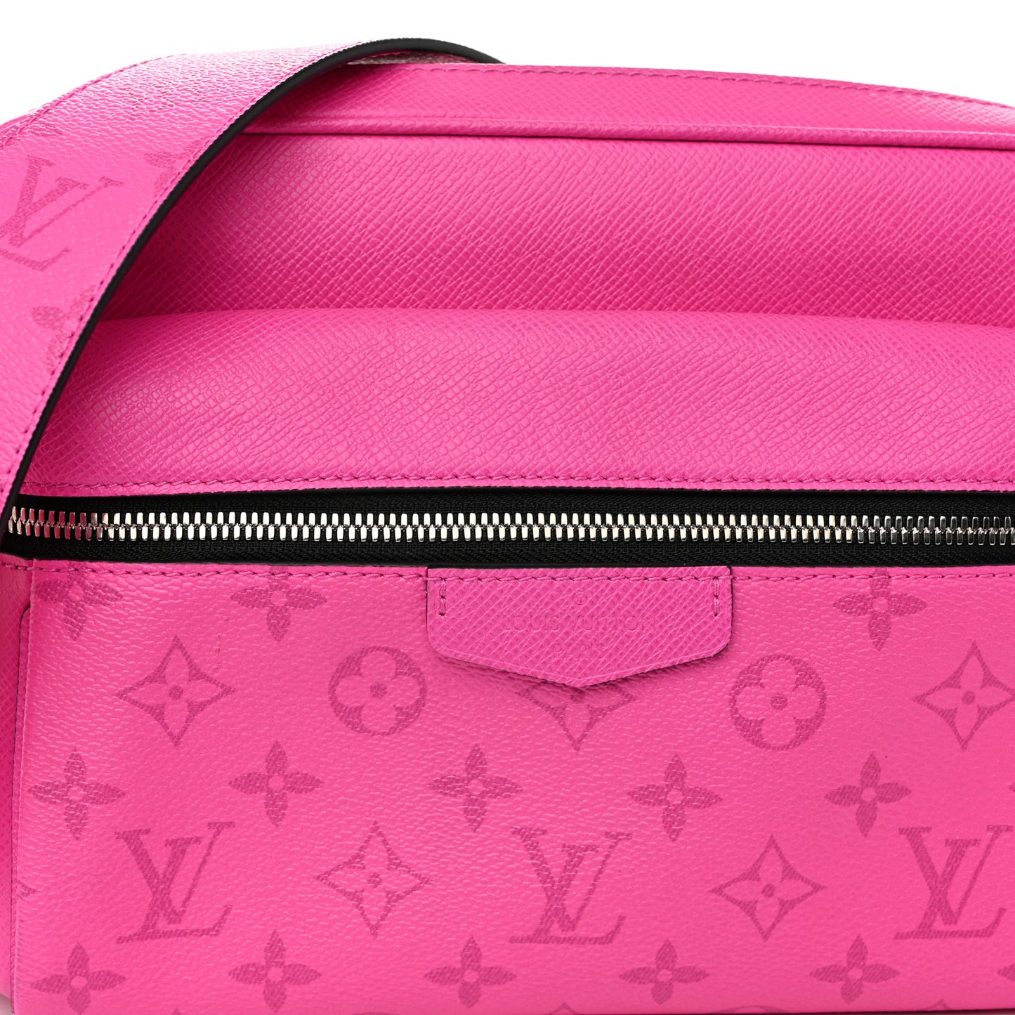 Taigarama Outdoor Messenger Fuchsia