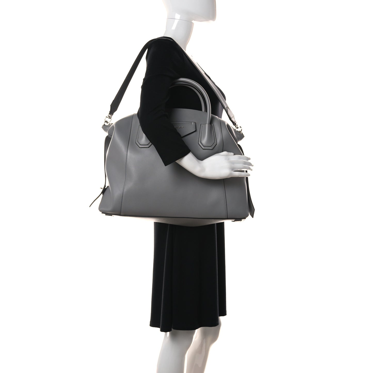 Soft Calfskin Medium Soft Antigona Pearl Grey