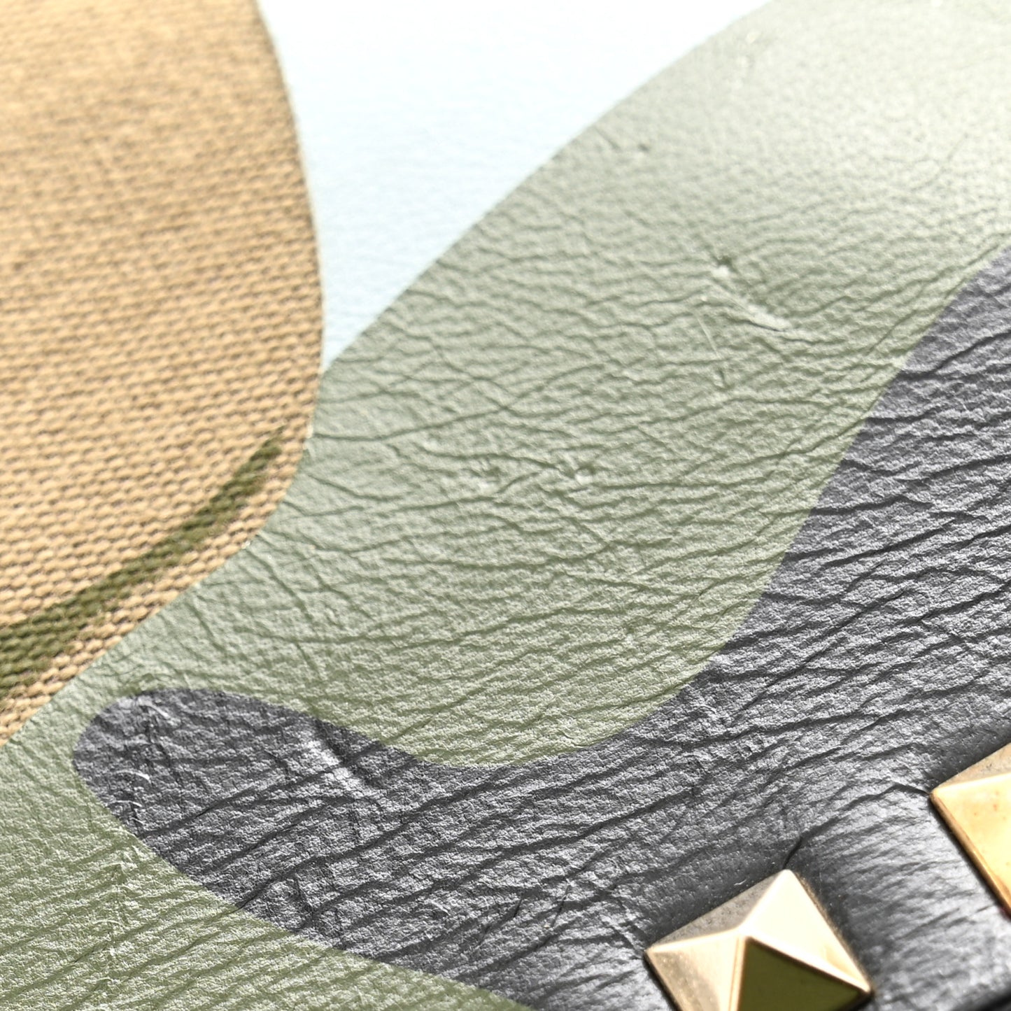 Nappa Canvas Camouflage Rockstud Wristlet Clutch Verde Rouge
