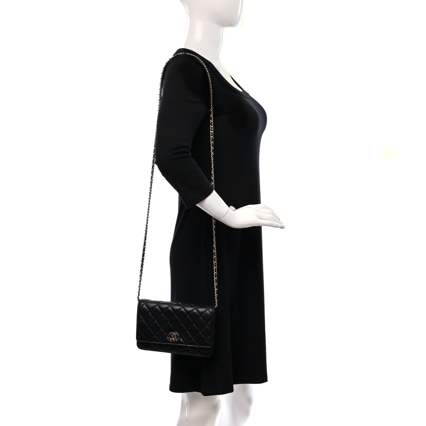 Lambskin Quilted Infinity Wallet On Chain WOC Black