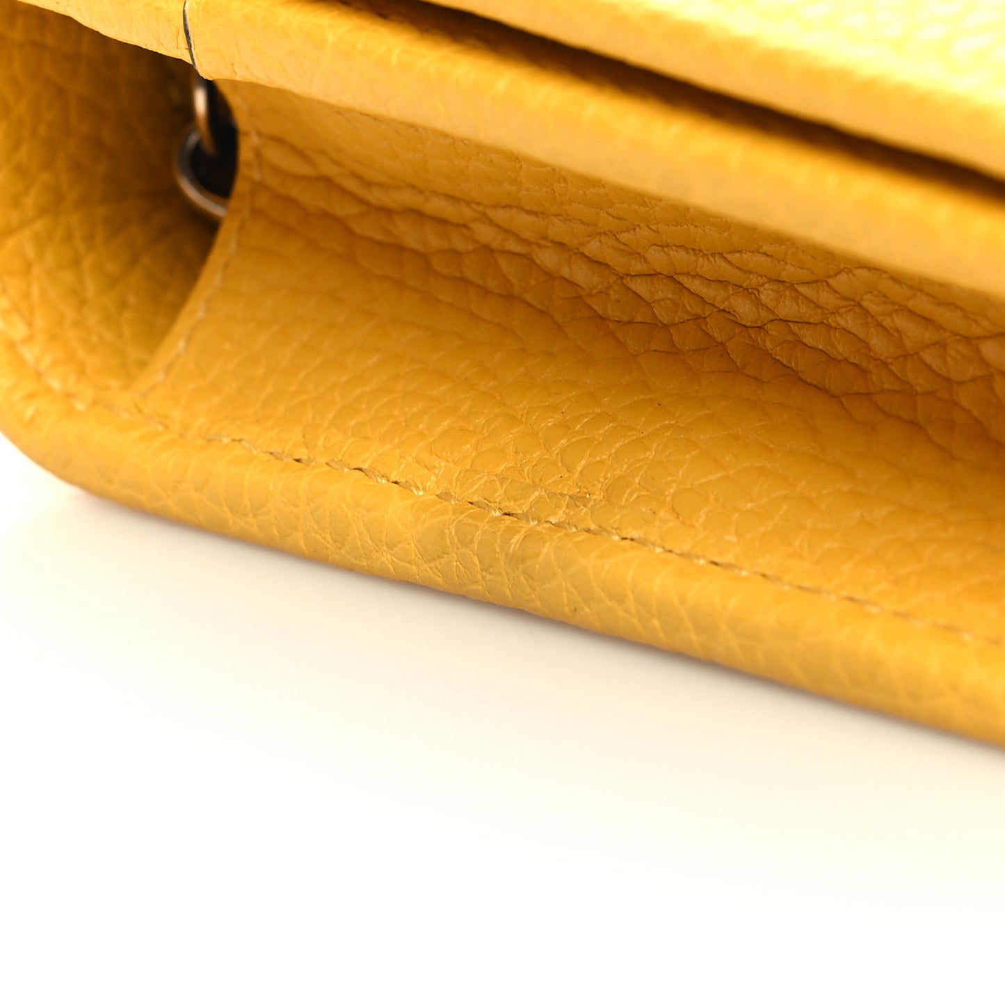 Pebbled Calfskin Soho Wallet On Chain New Buttercup
