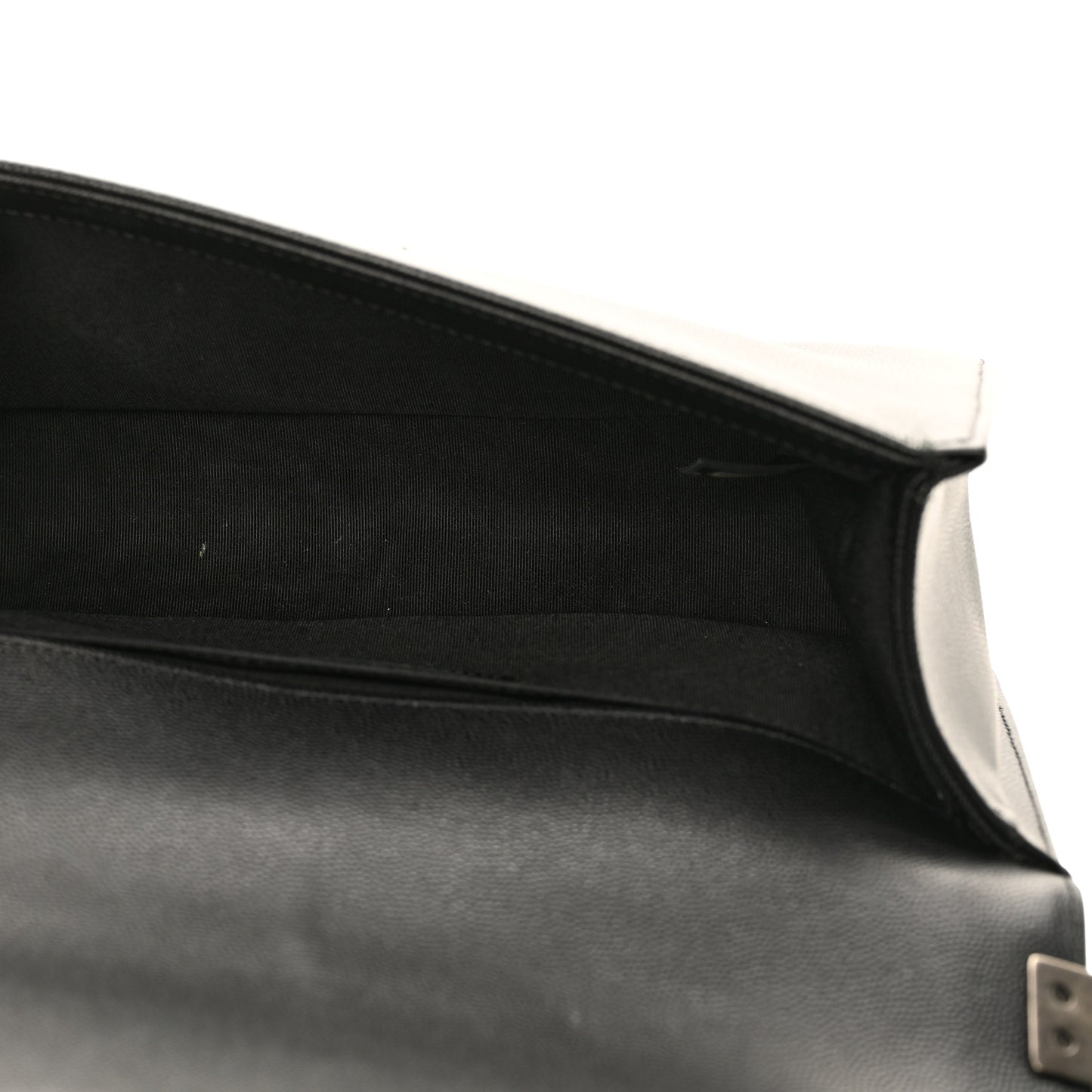 Caviar Quilted Medium Boy Flap Black