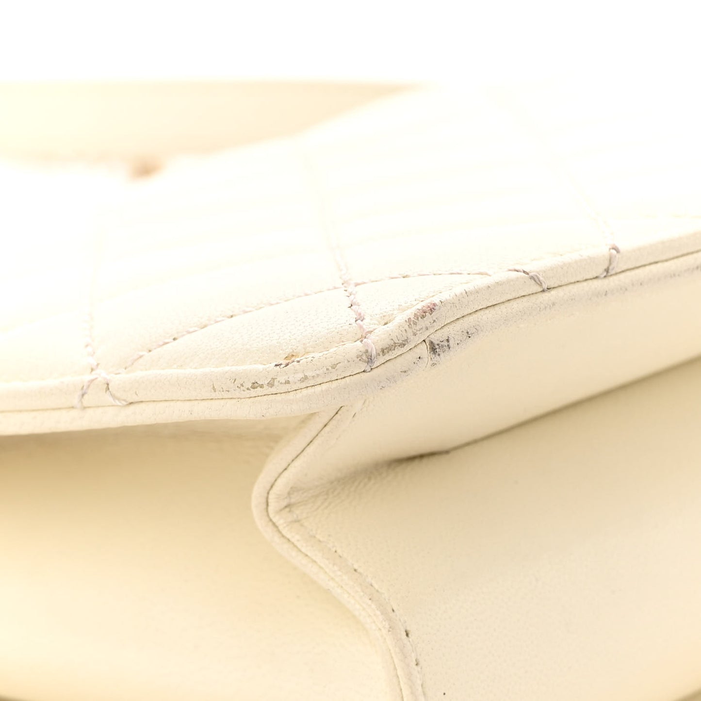 Sheepskin Quilted Beauty Lock Flap White