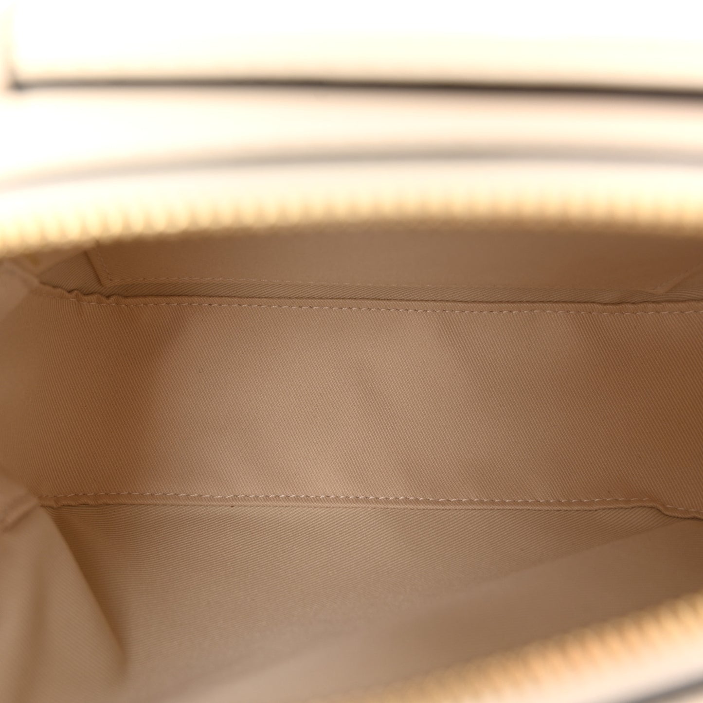 Monogram Saintonge Creme