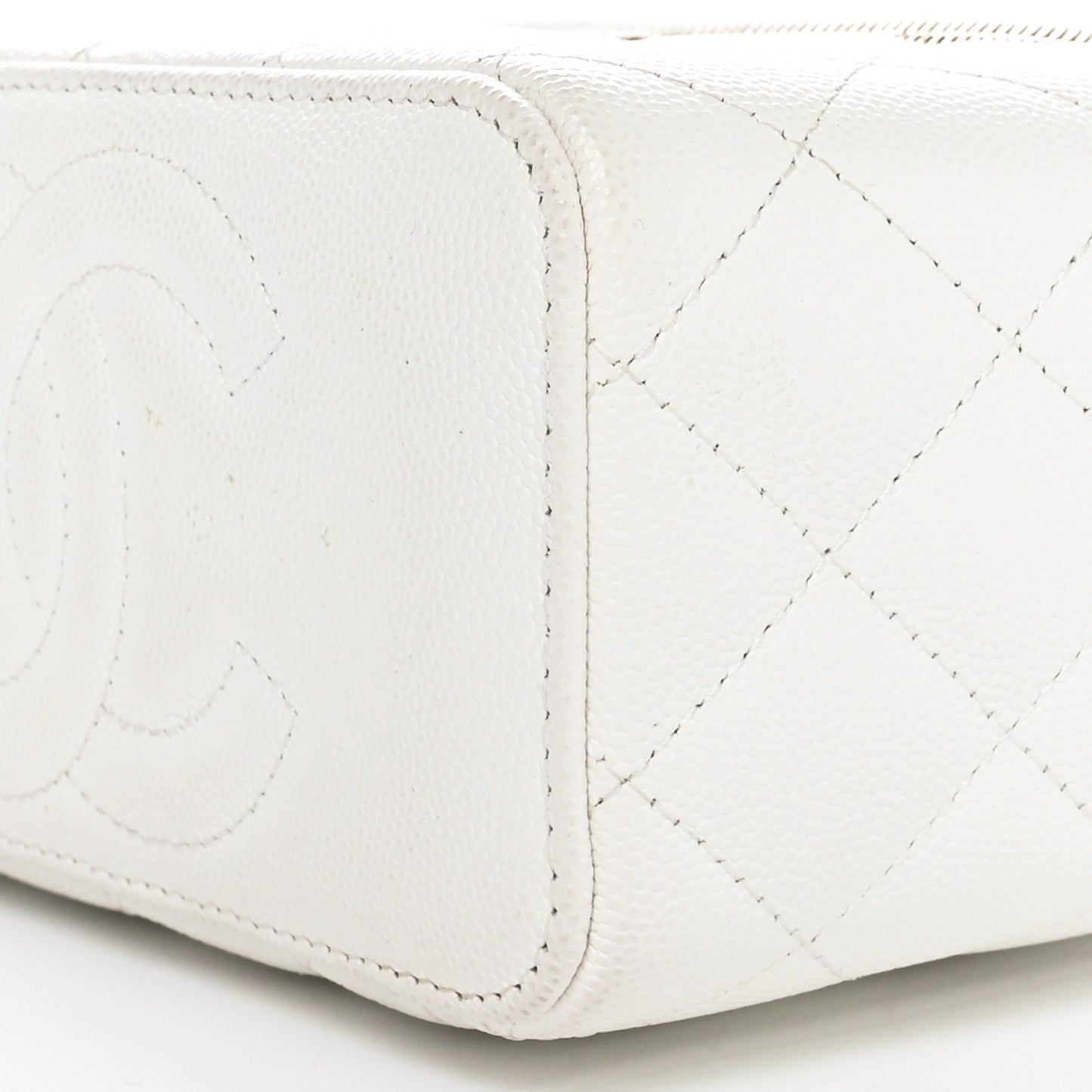 Caviar Quilted Small Vanity Case With Chain White