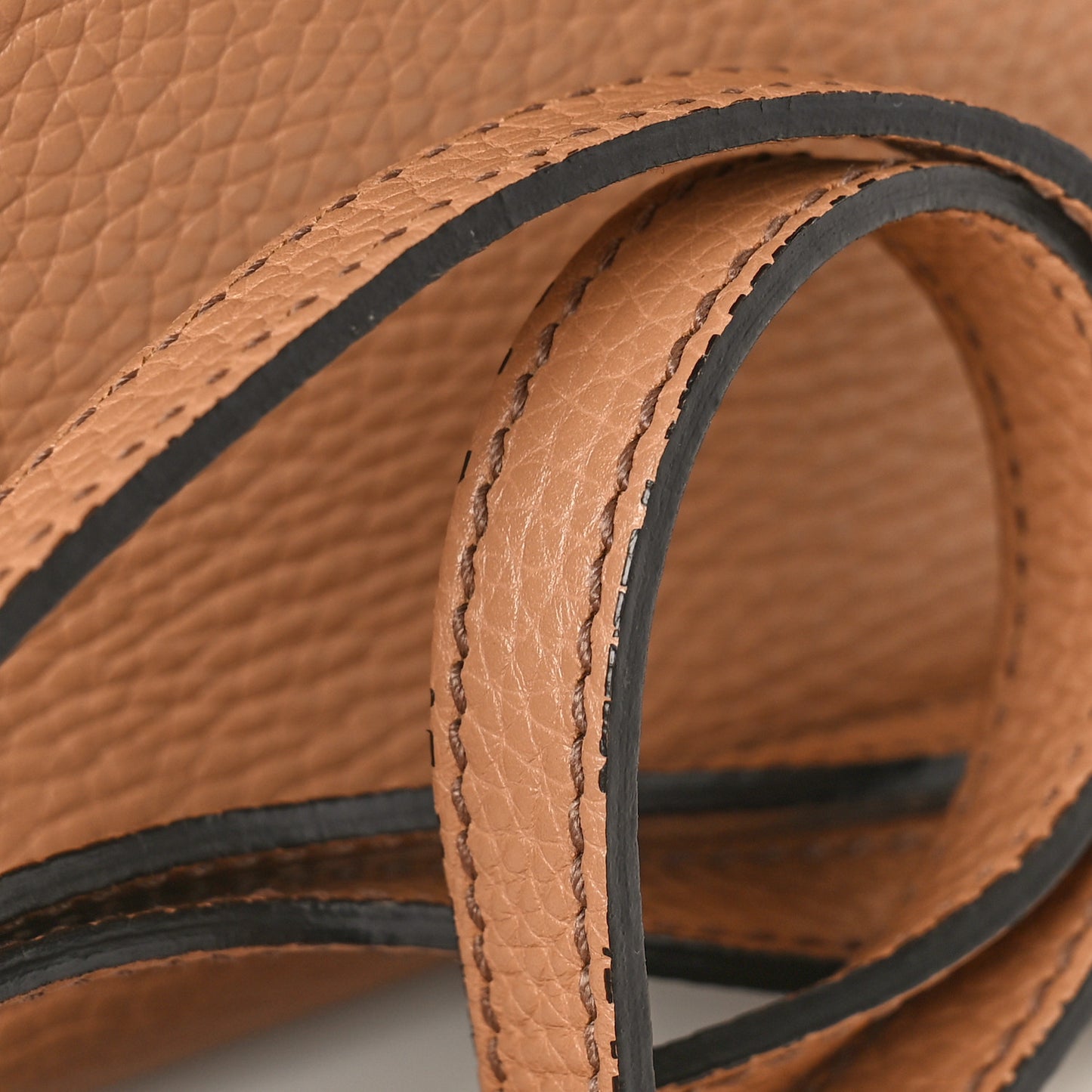 Pebbled Calfskin Small Soho Disco Bag Camelia
