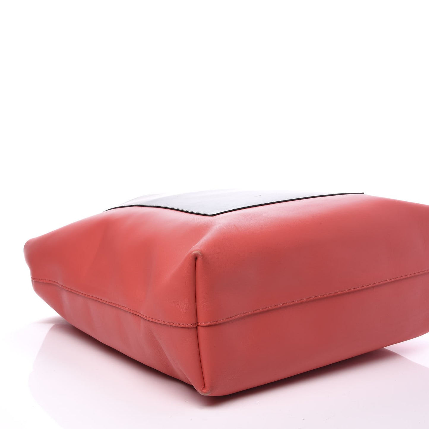 Calfskin Pocket Tote M Coral Black