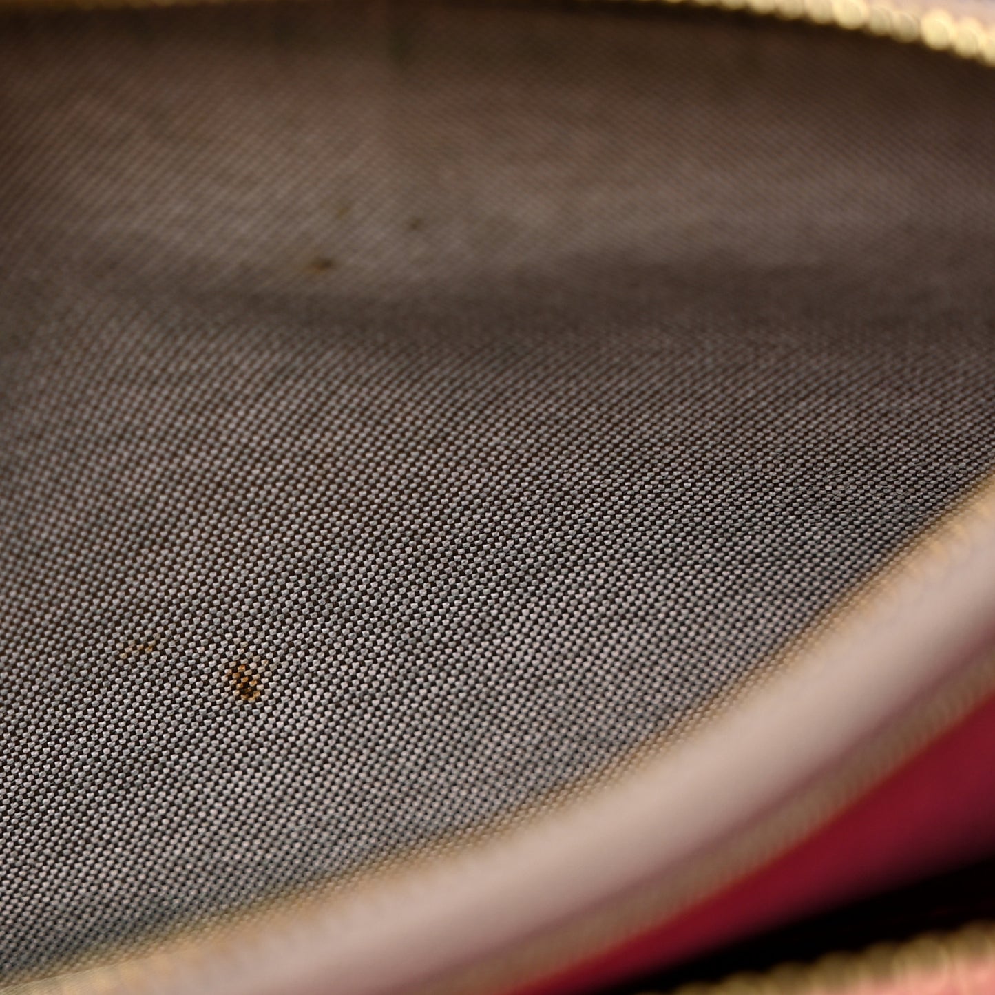 Vitello Elite Zip Around Wallet Ciclamino