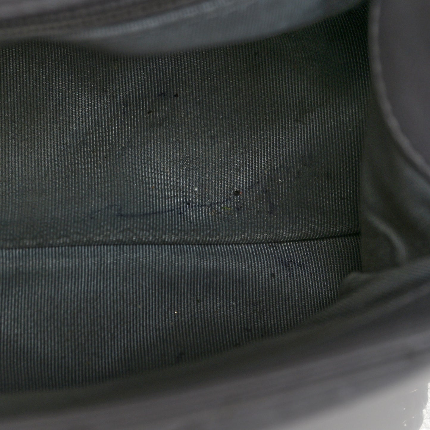 Crumpled Calfskin Medium Chain All Over Flap Grey