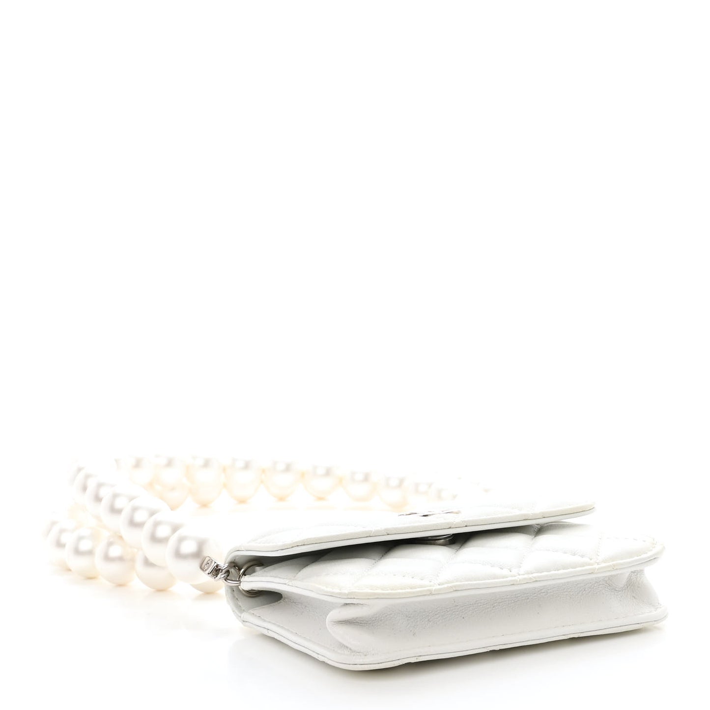 Calfskin Quilted Maxi Pearls Card Holder Flap With Chain White