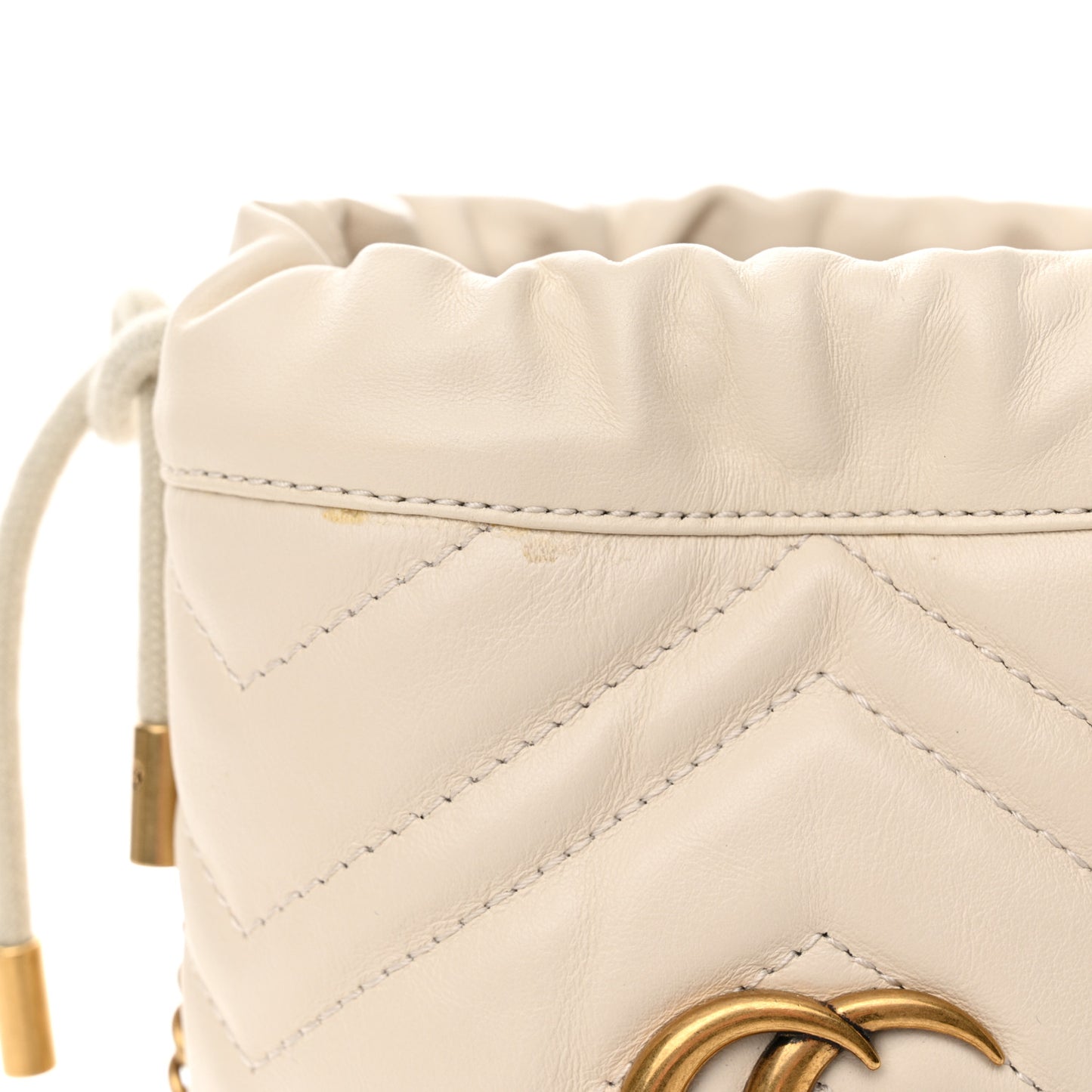 Calfskin Matelasse Mini GG Marmont 2.0 Bucket Bag White