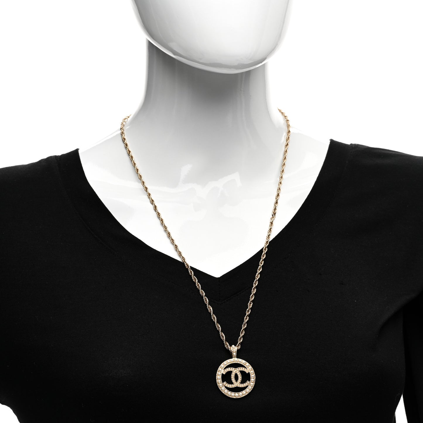 Pearl CC Round Pendant Necklace Gold
