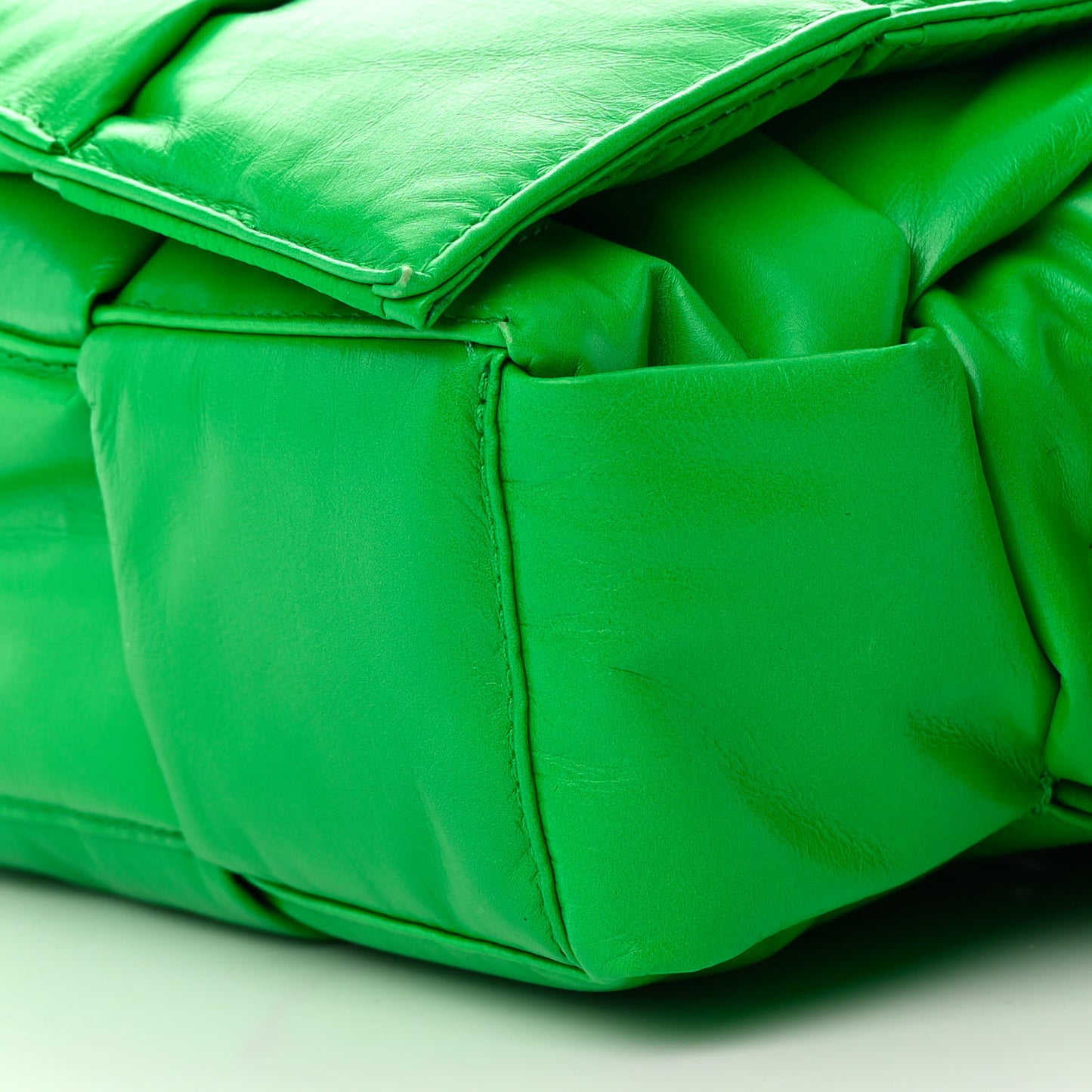 Paper Calfskin Intrecciato Padded Medium Cassette Parakeet