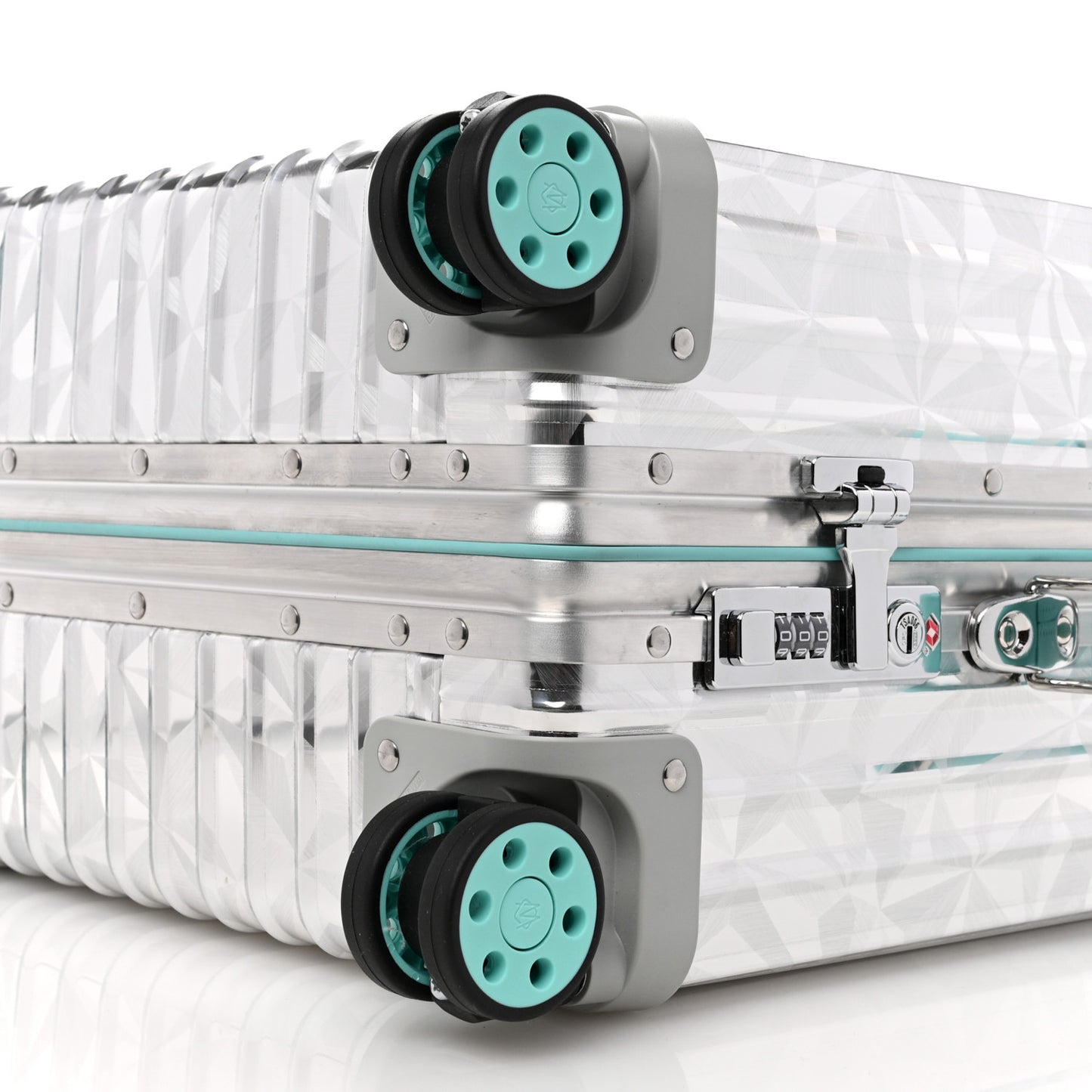 X TIFFANY Aluminum Classic Cabin Luggage Silver