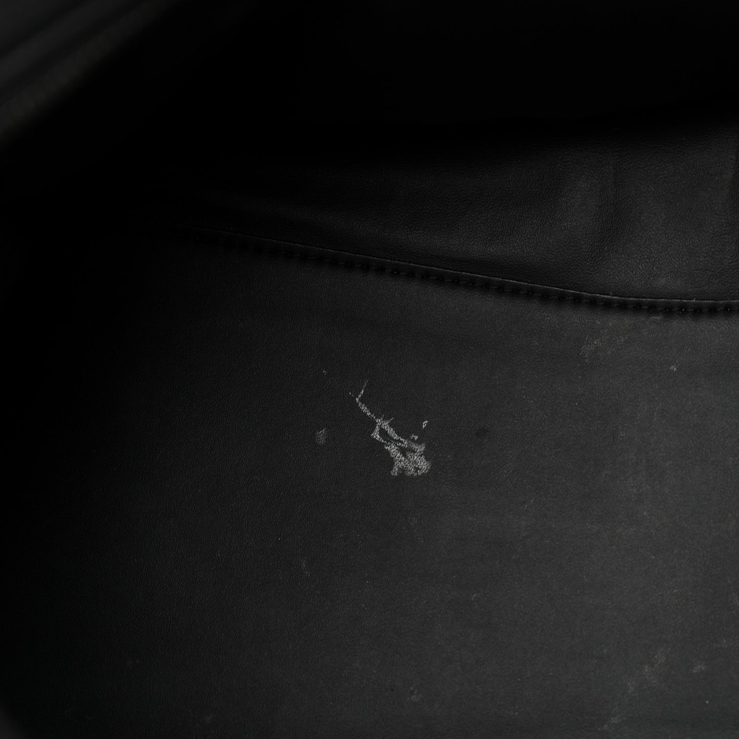 Grained Calfskin Black Hardware Neo Classic City Black
