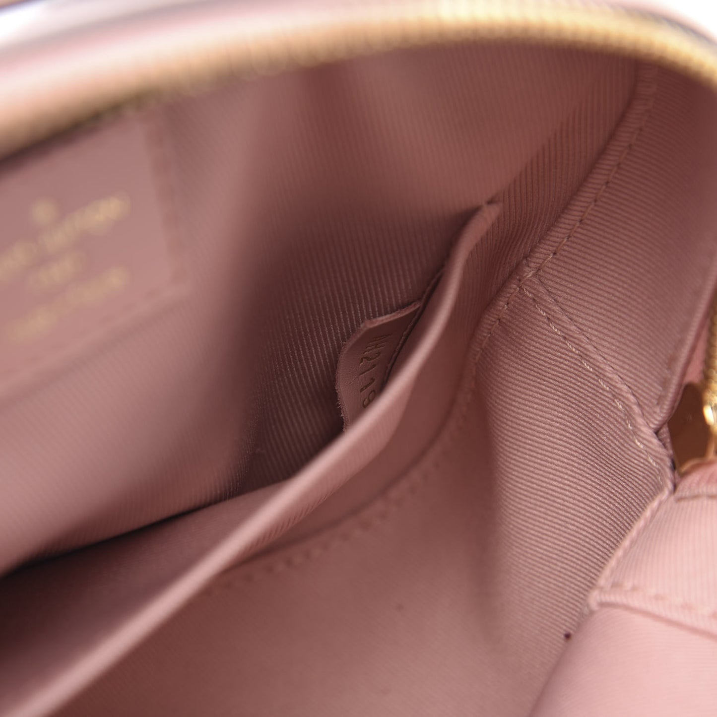 Monogram Saintonge Rose Poudre