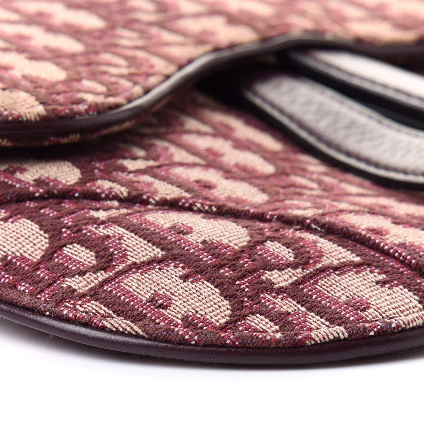 Oblique Saddle Pouch Bordeaux