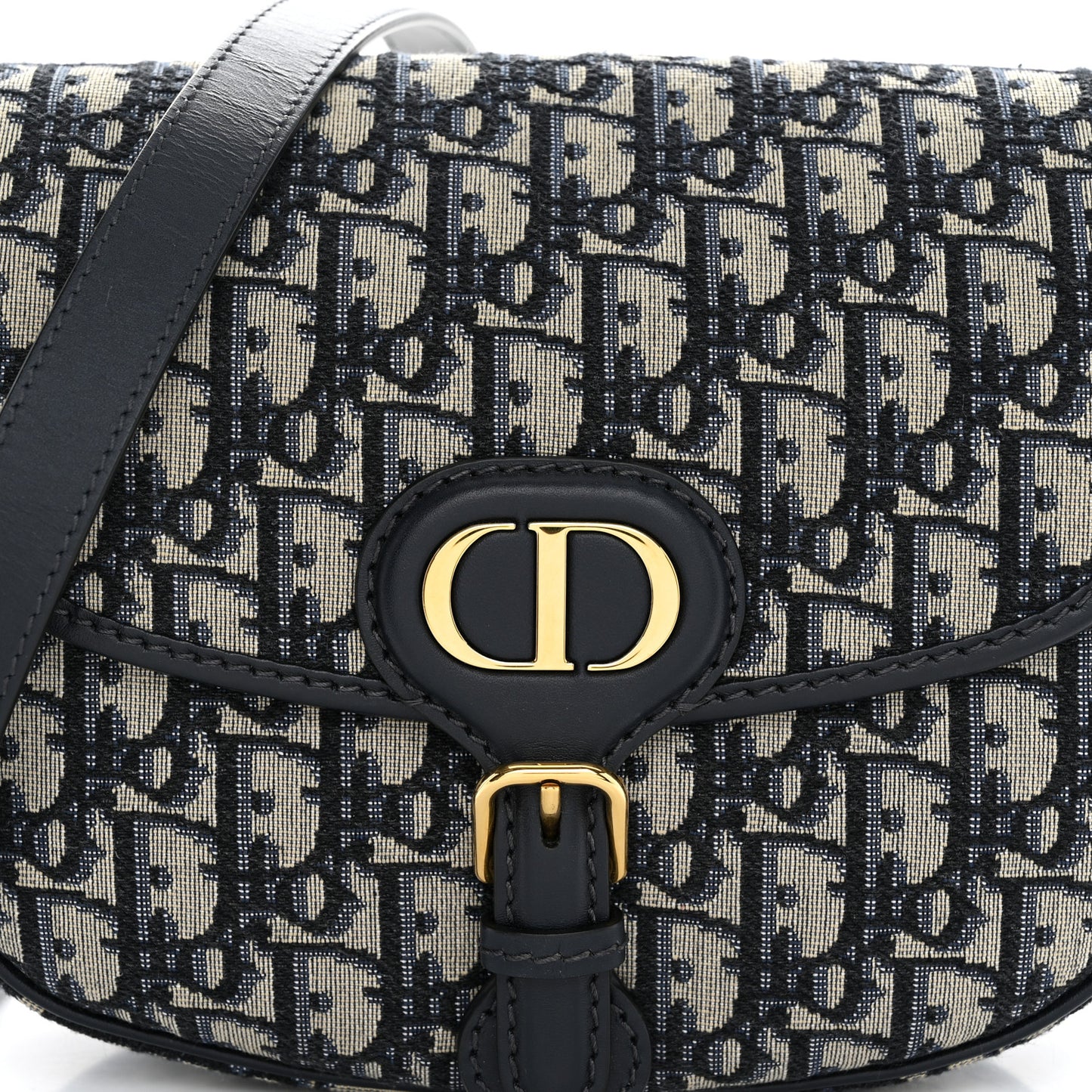 Oblique Medium Bobby Flap Blue