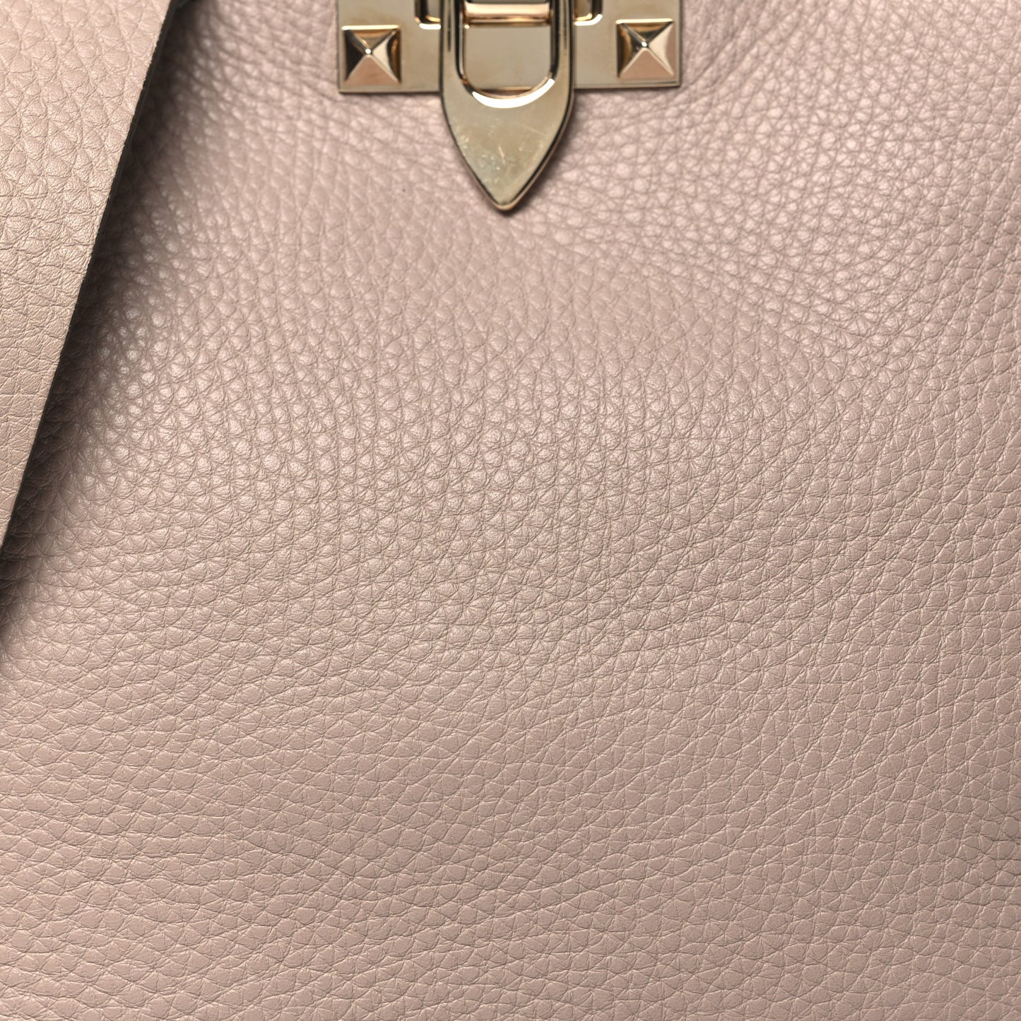 Pebbled Calfskin Mini Rockstud Flip-Lock Messenger Bag Poudre