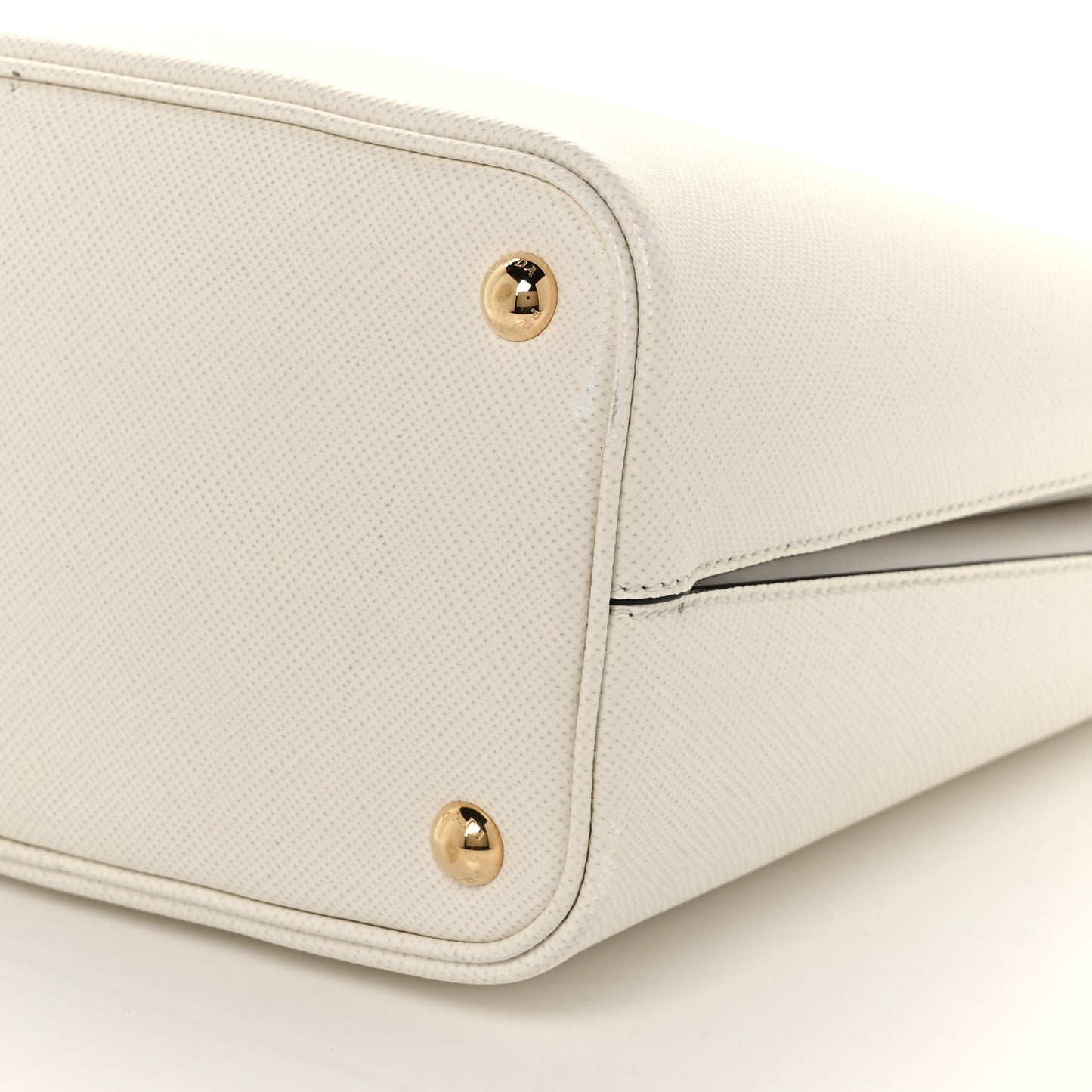 Saffiano Cuir Medium Panier Bucket Bag Bianco Black