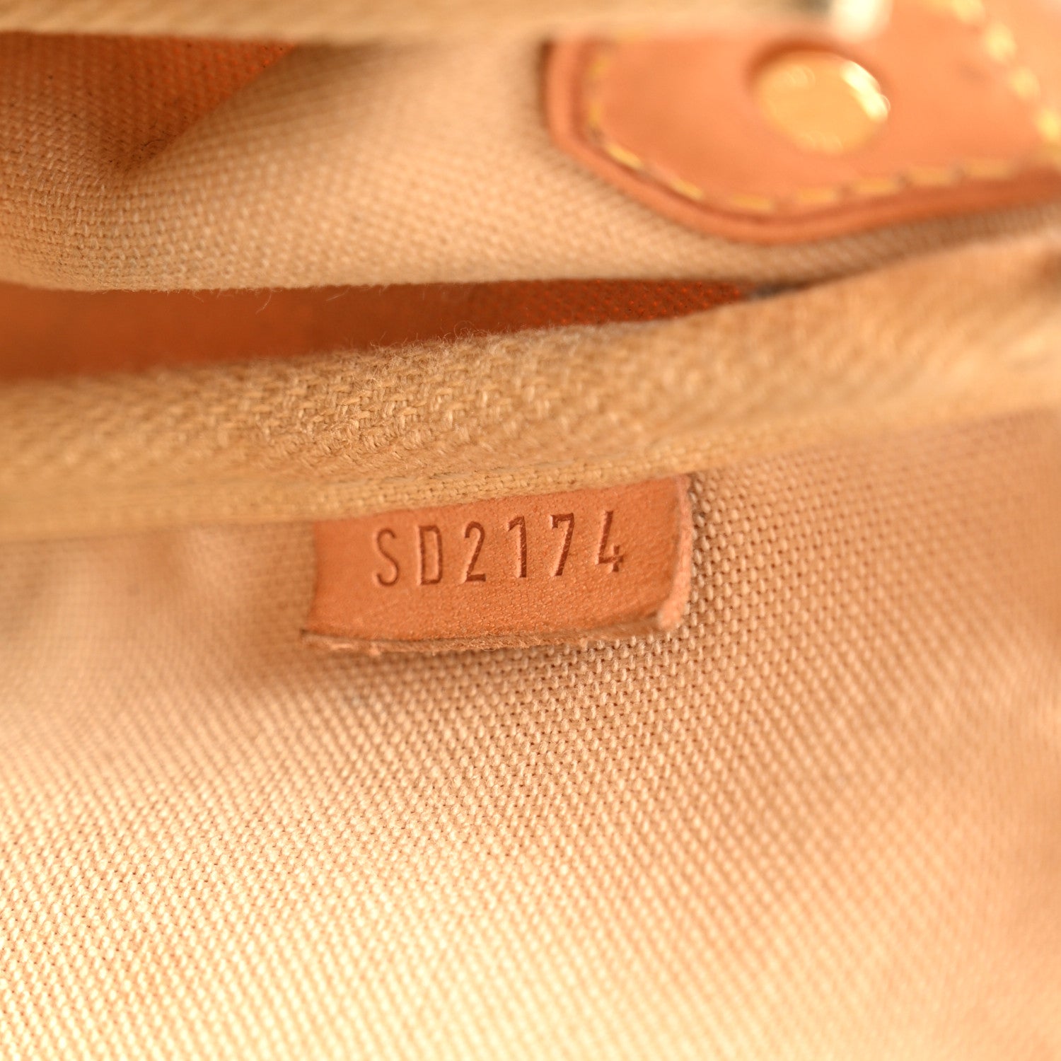 Louis Vuitton Damier Azur Favorite MM 6 of 11