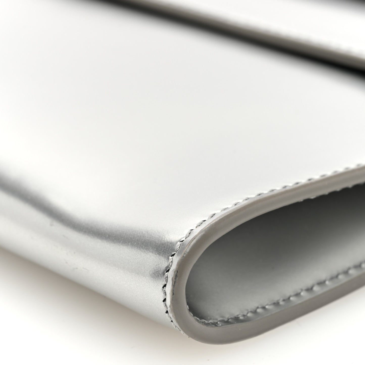Metallic Calfskin Manhattan Chain Clutch Metal Argento