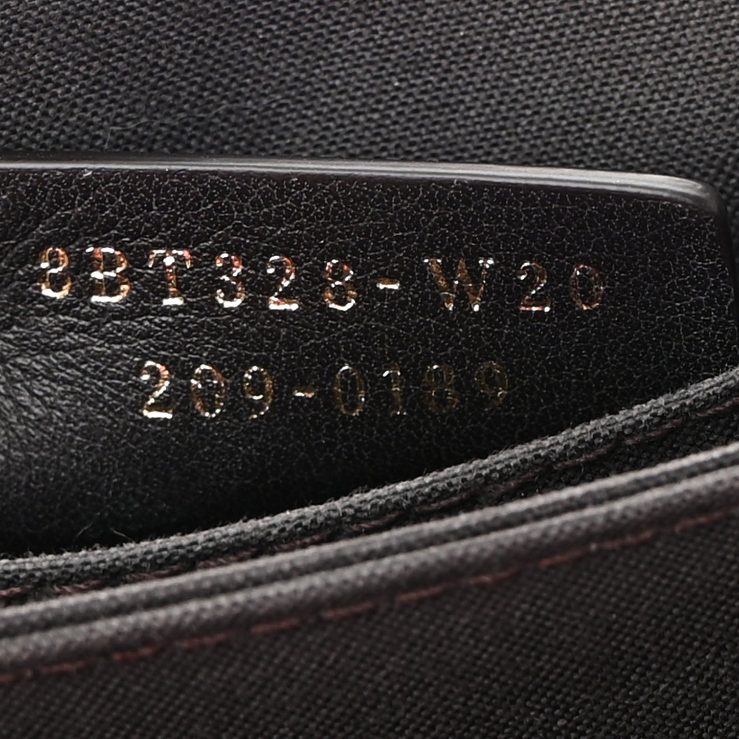 Shiny Nappa Small ID Shoulder Bag Papiro Rosso Scuro Miele Scuro