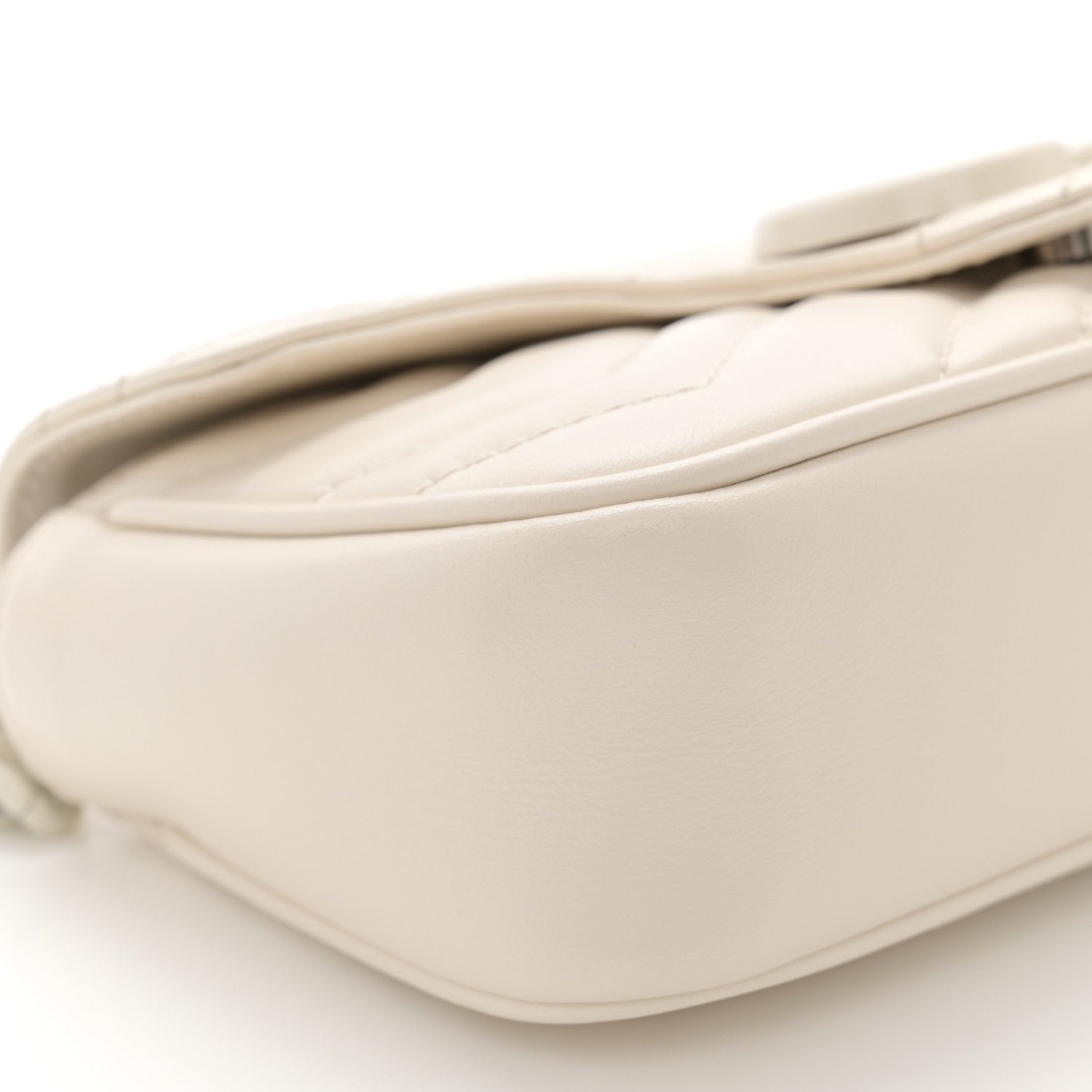 Gucci Calfskin Matelasse Monochrome GG Marmont Chain Belt Bag Mystic White 10 of 11