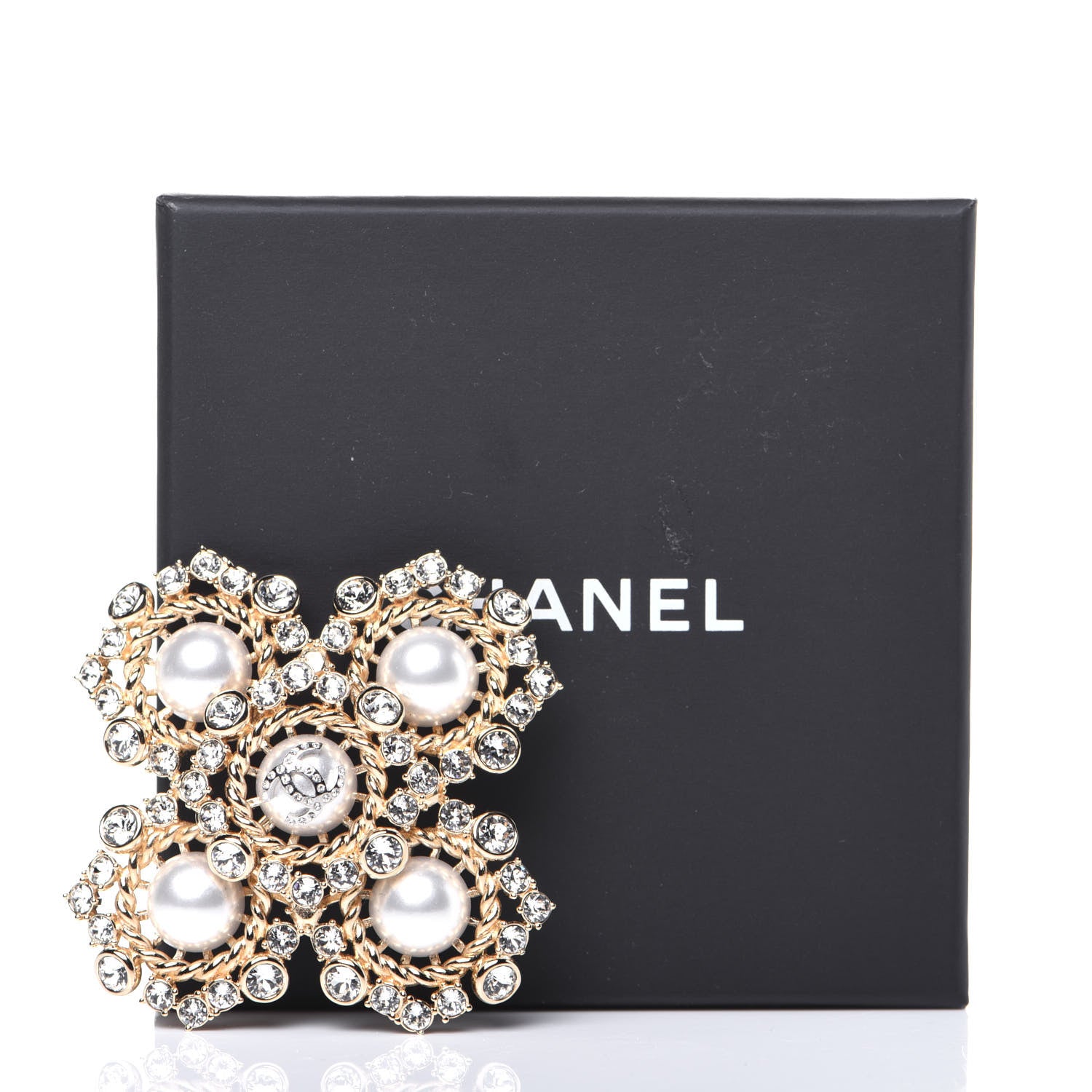 Chanel Pearl Crystal CC-Casino Brooch Gold 7 of 7